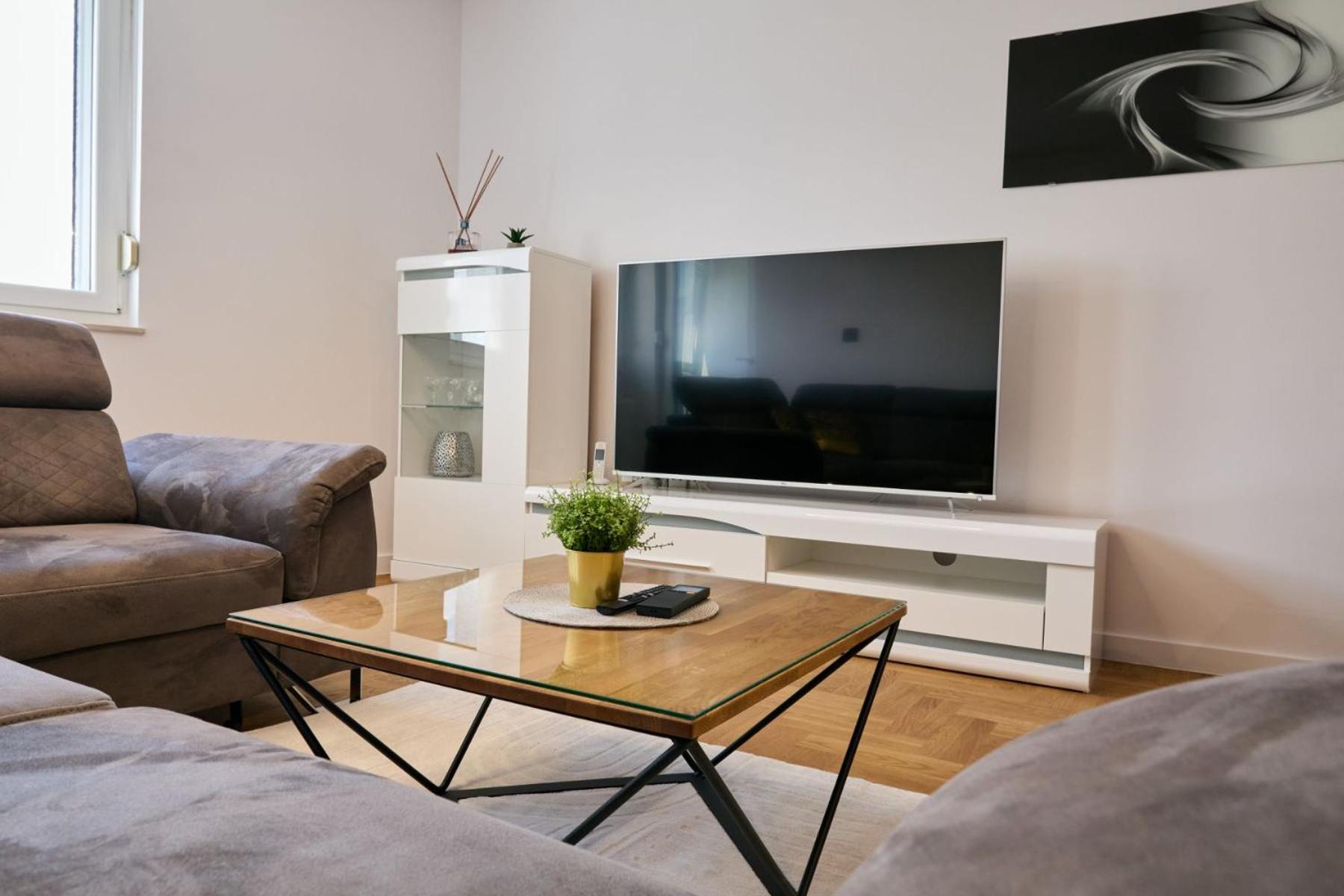 OSIJEK SPACE CENTAR - Self Check in, Free Private Parking
