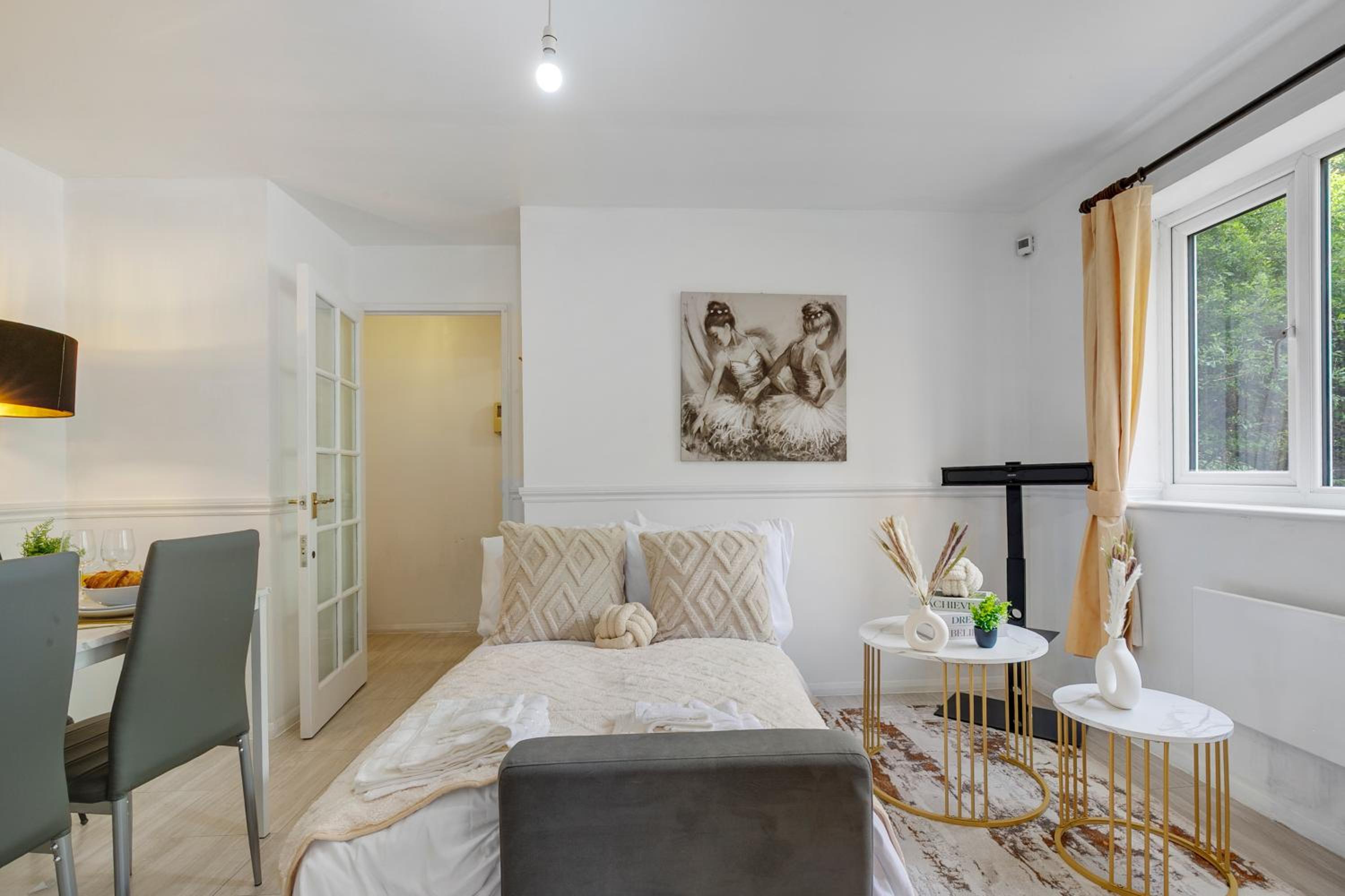 Cosy flat, 10 Mins to Central London & Tottenham stadium with Parking and WIFI