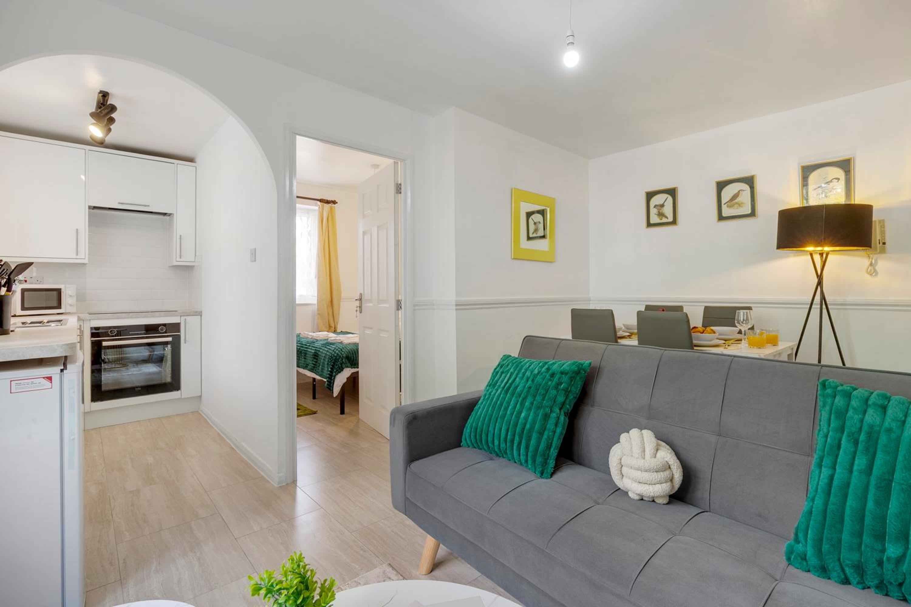 Cosy flat, 10 Mins to Central London & Tottenham stadium with Parking and WIFI