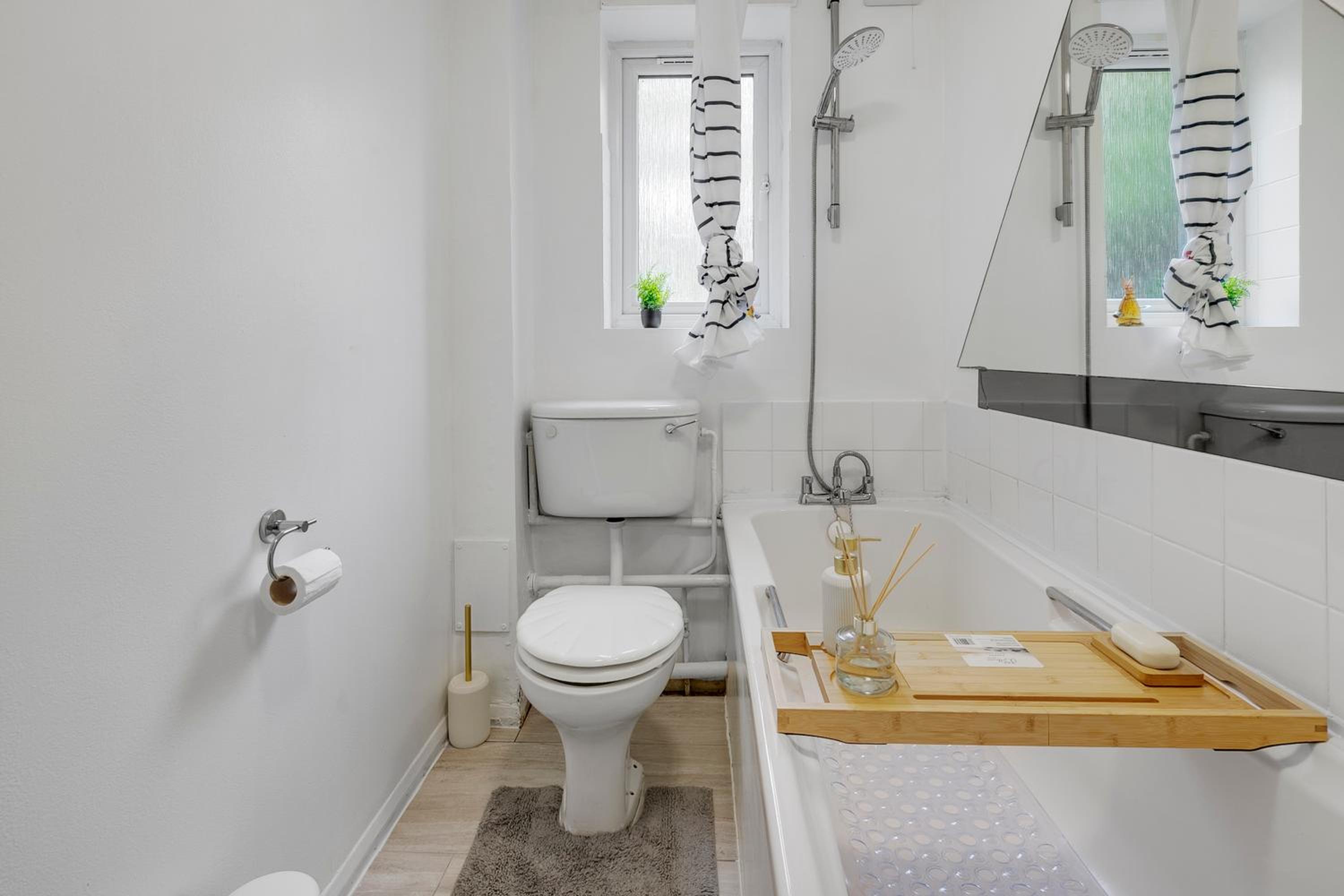 Cosy flat, 10 Mins to Central London & Tottenham stadium with Parking and WIFI