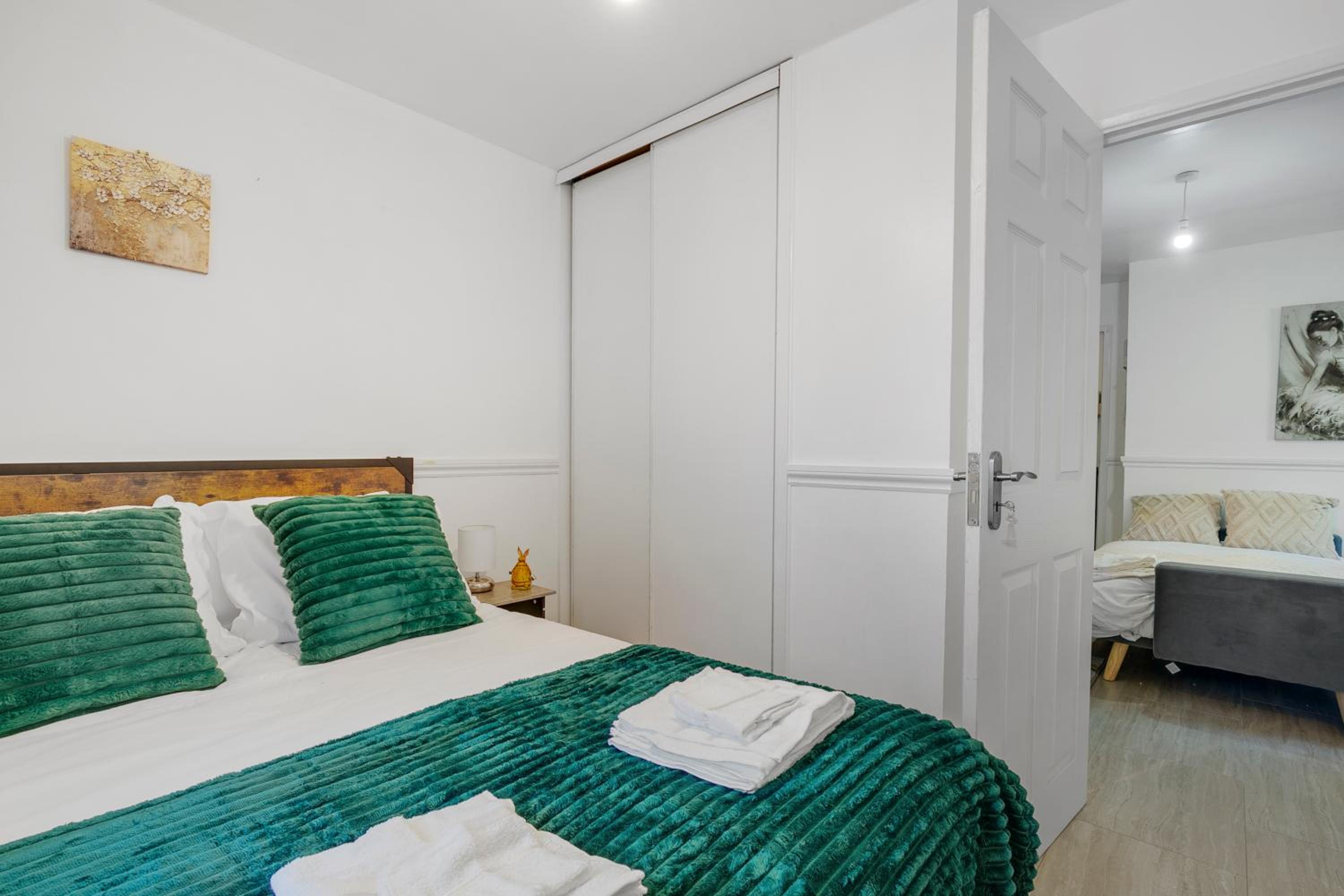 Cosy flat, 10 Mins to Central London & Tottenham stadium with Parking and WIFI