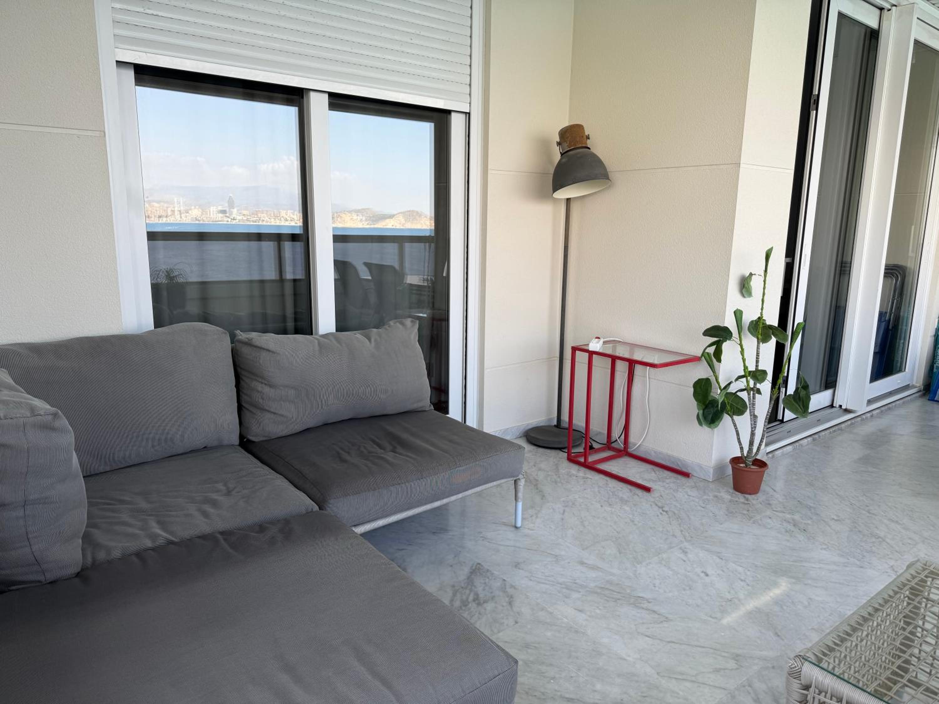 Excellent apartment in front of the sea!