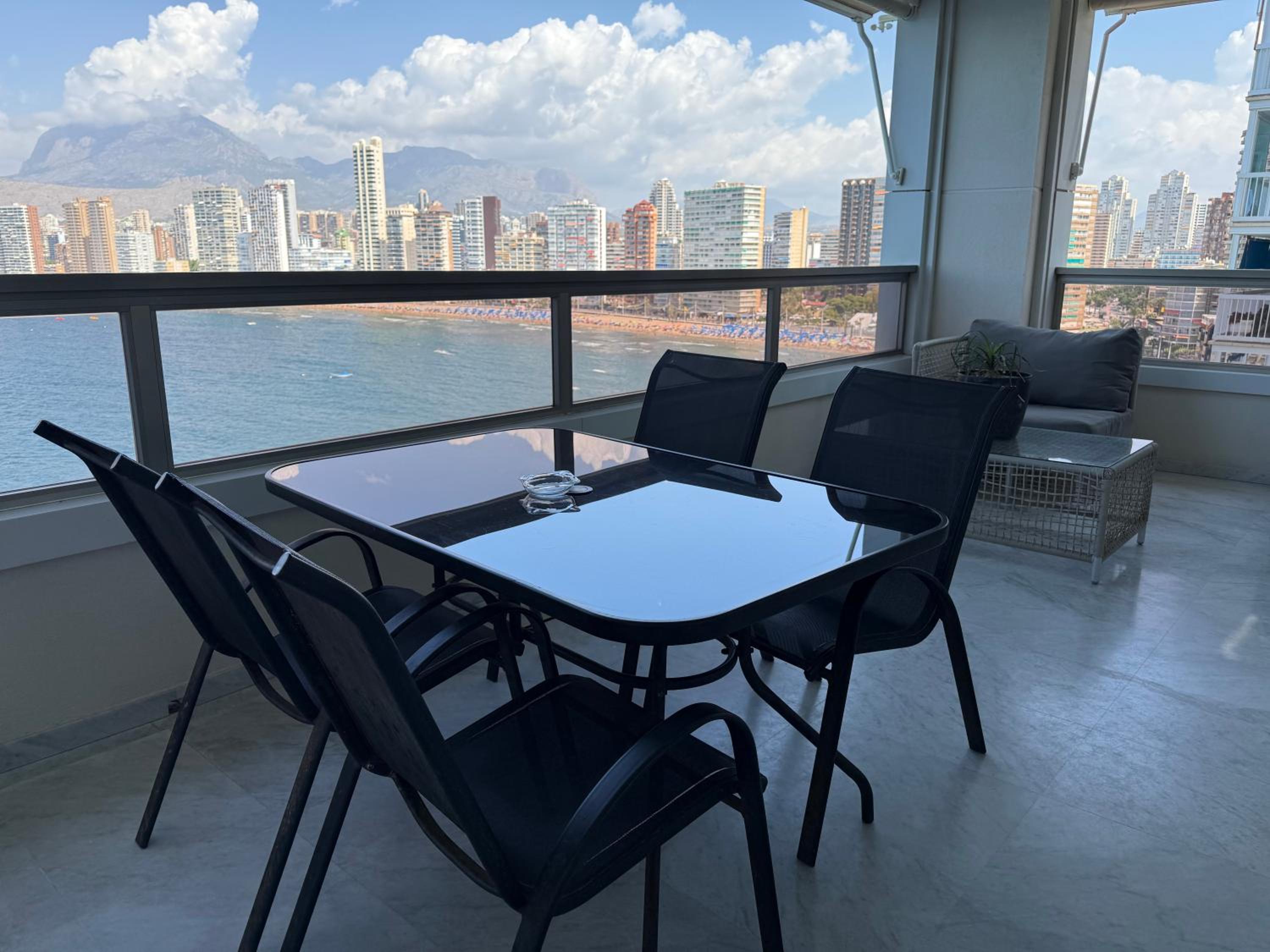 Excellent apartment in front of the sea!