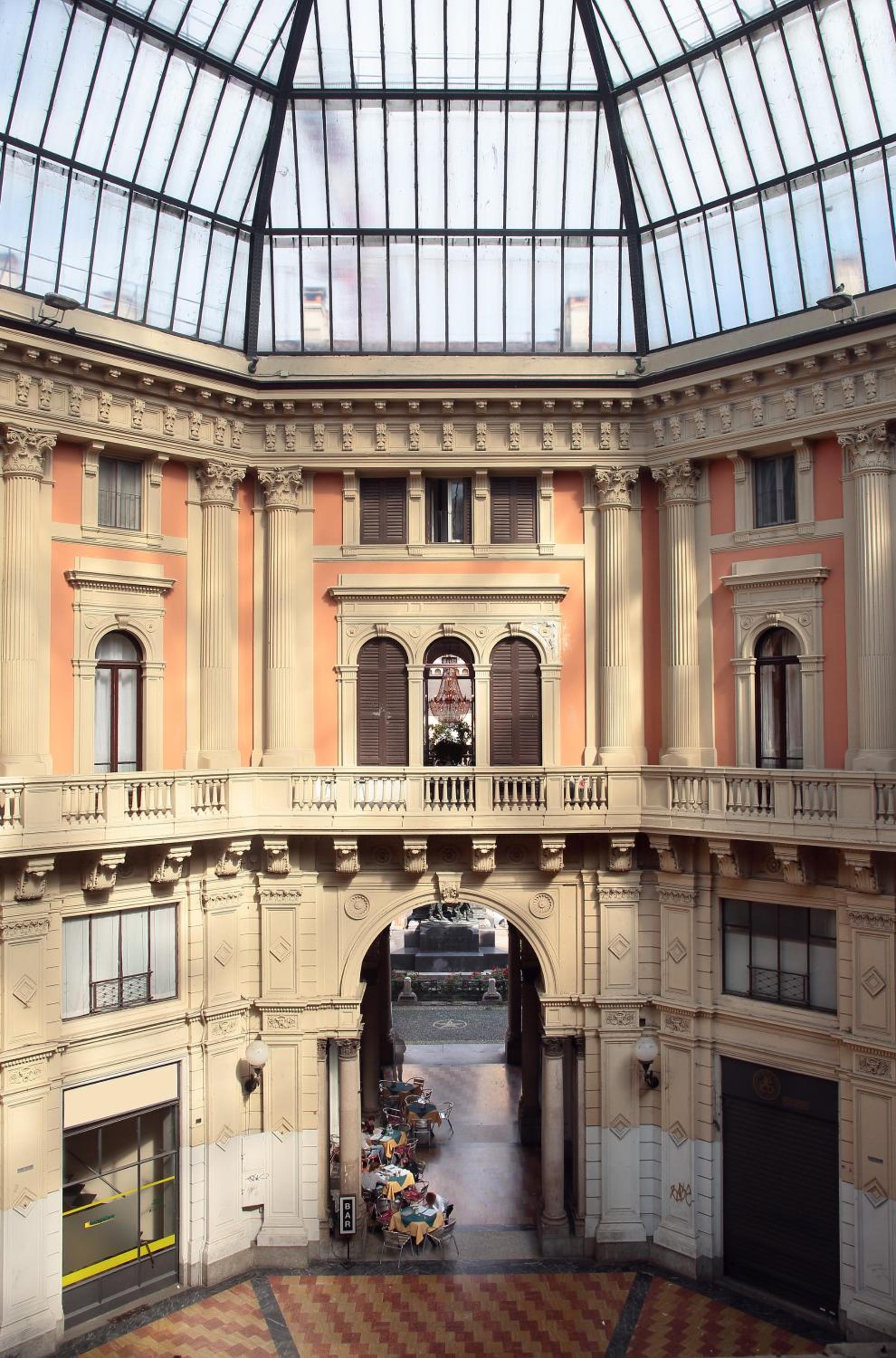 Arnaboldi Palace