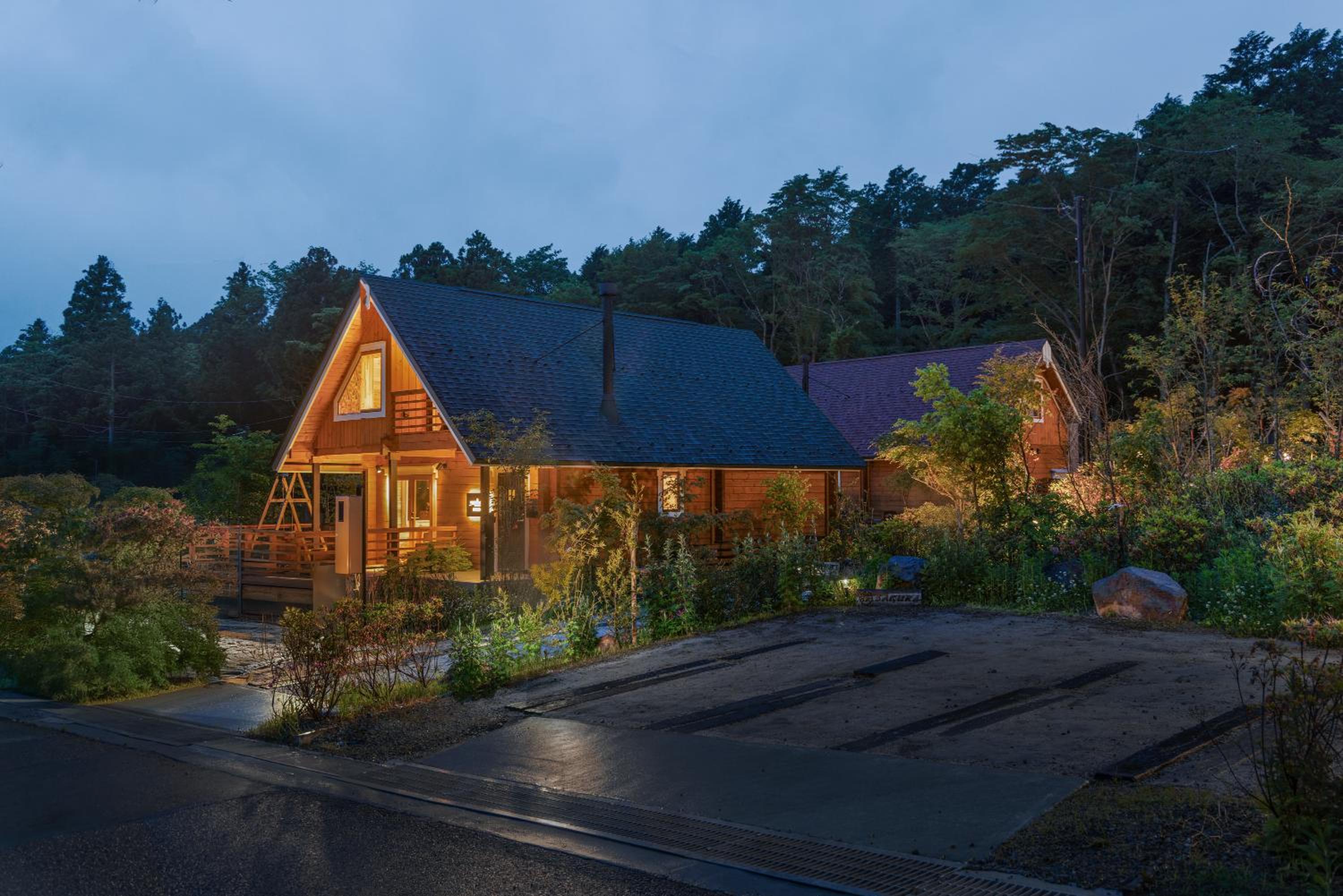 箱根芦之隠 Ashi Hakone Cabin Retreat