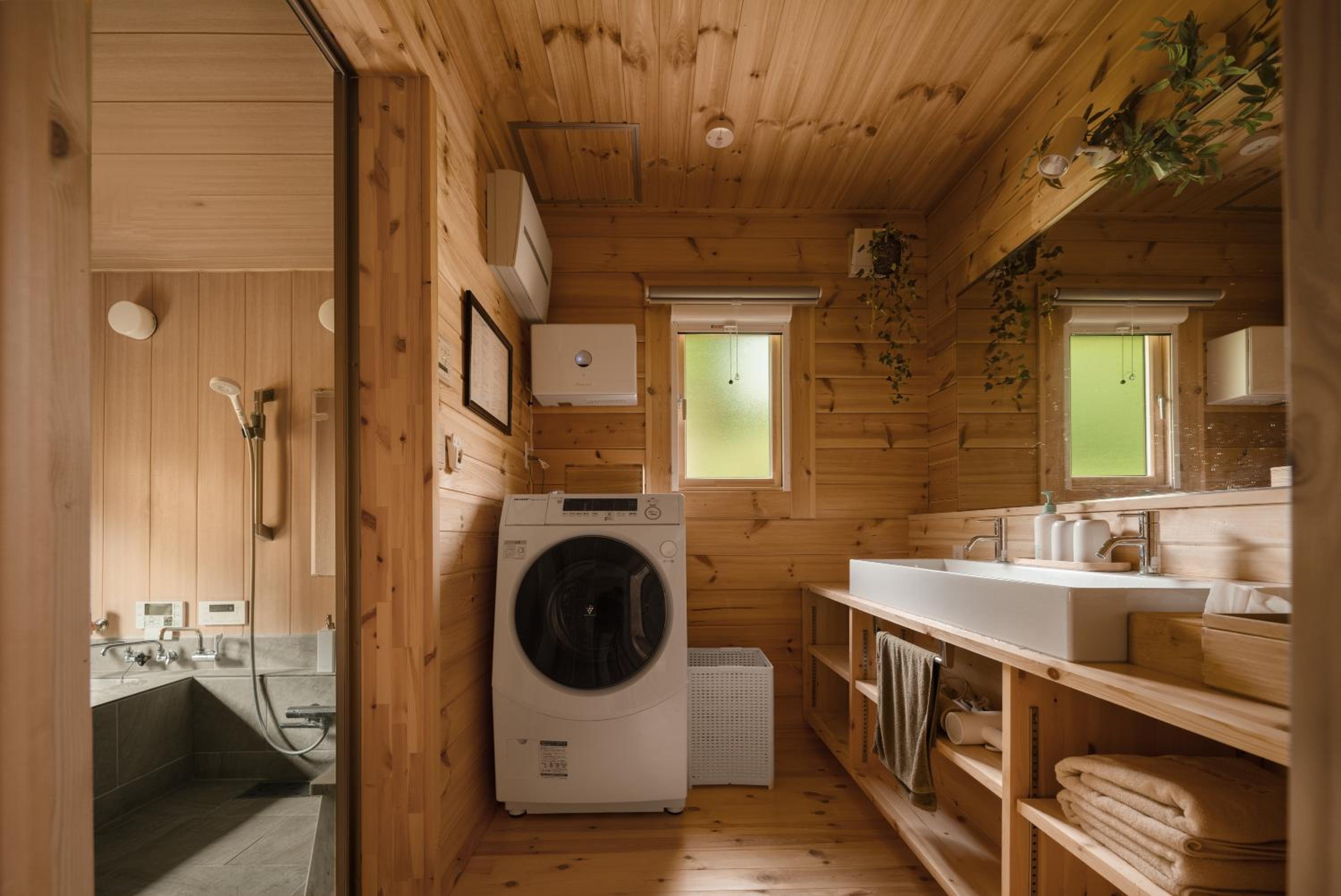 箱根芦之隠 Ashi Hakone Cabin Retreat