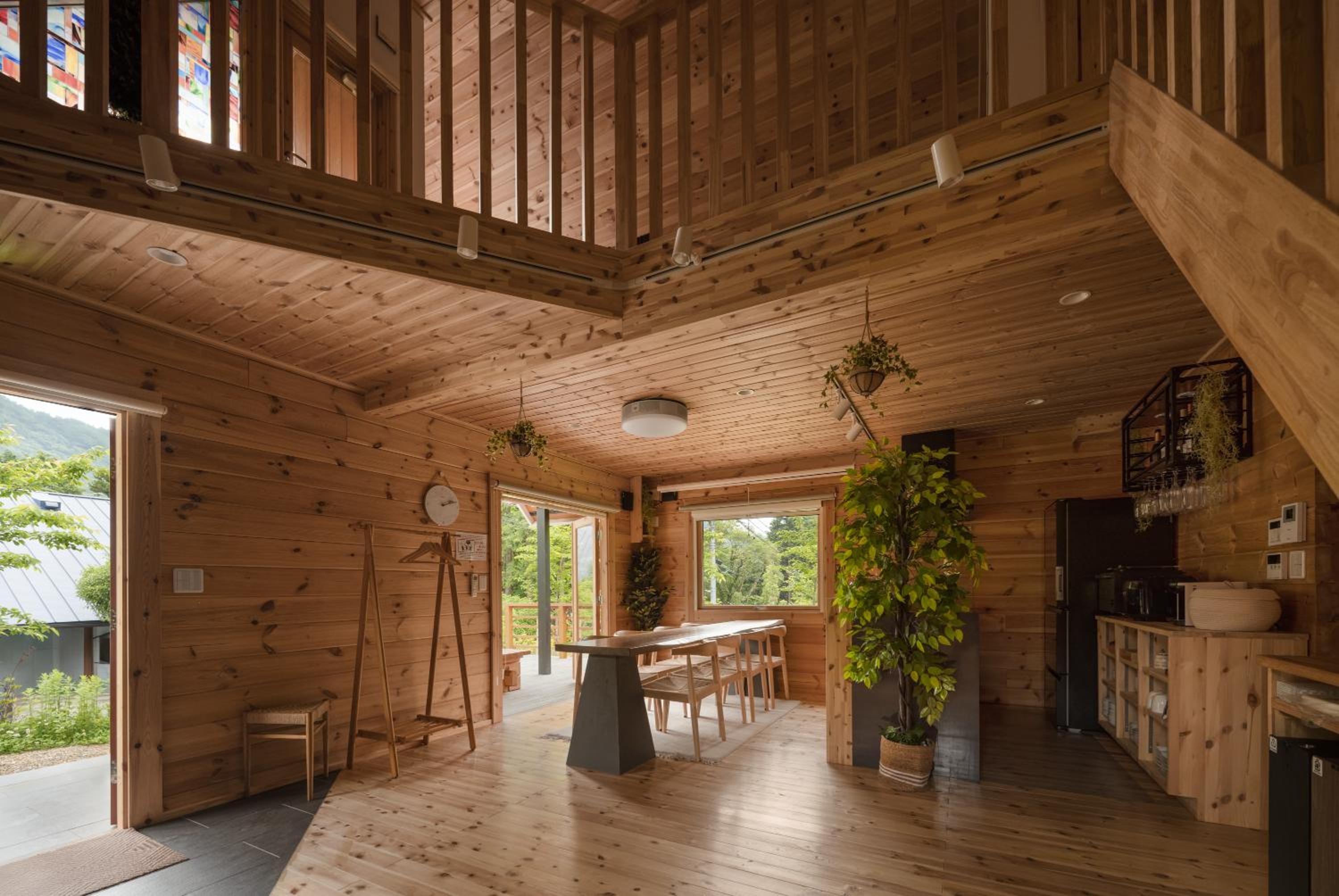 箱根芦之隠 Ashi Hakone Cabin Retreat