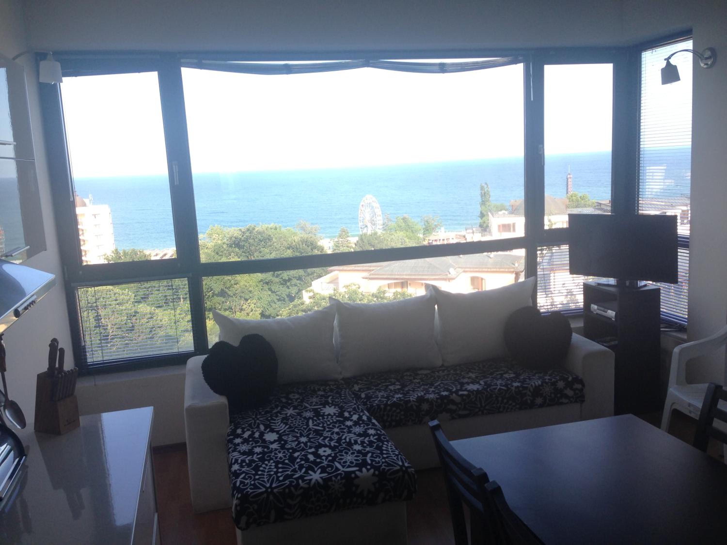 Dilov Apartments in Yalta Golden Sands