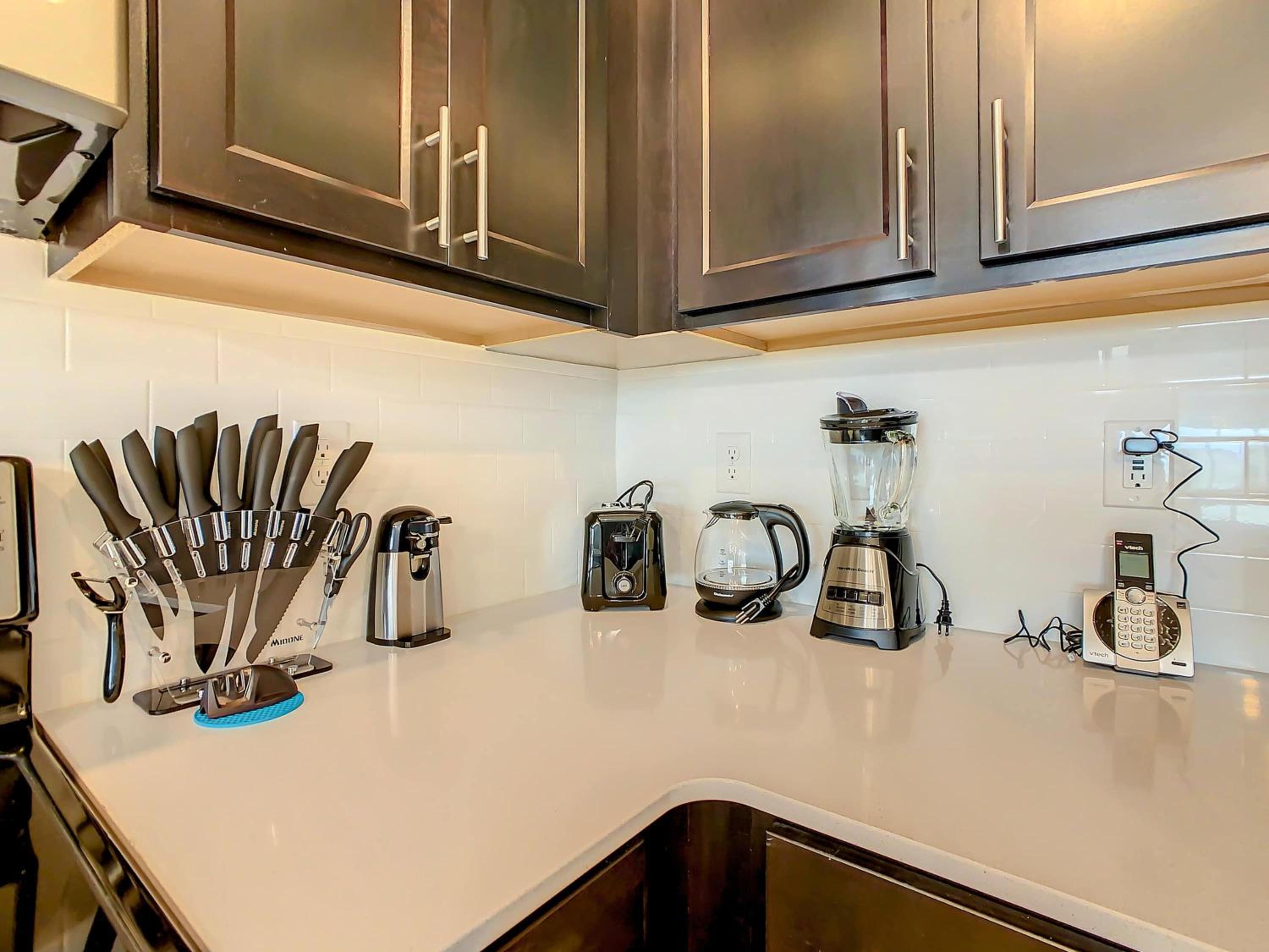 Family Themed 2BR Condo with Clubhouse Access