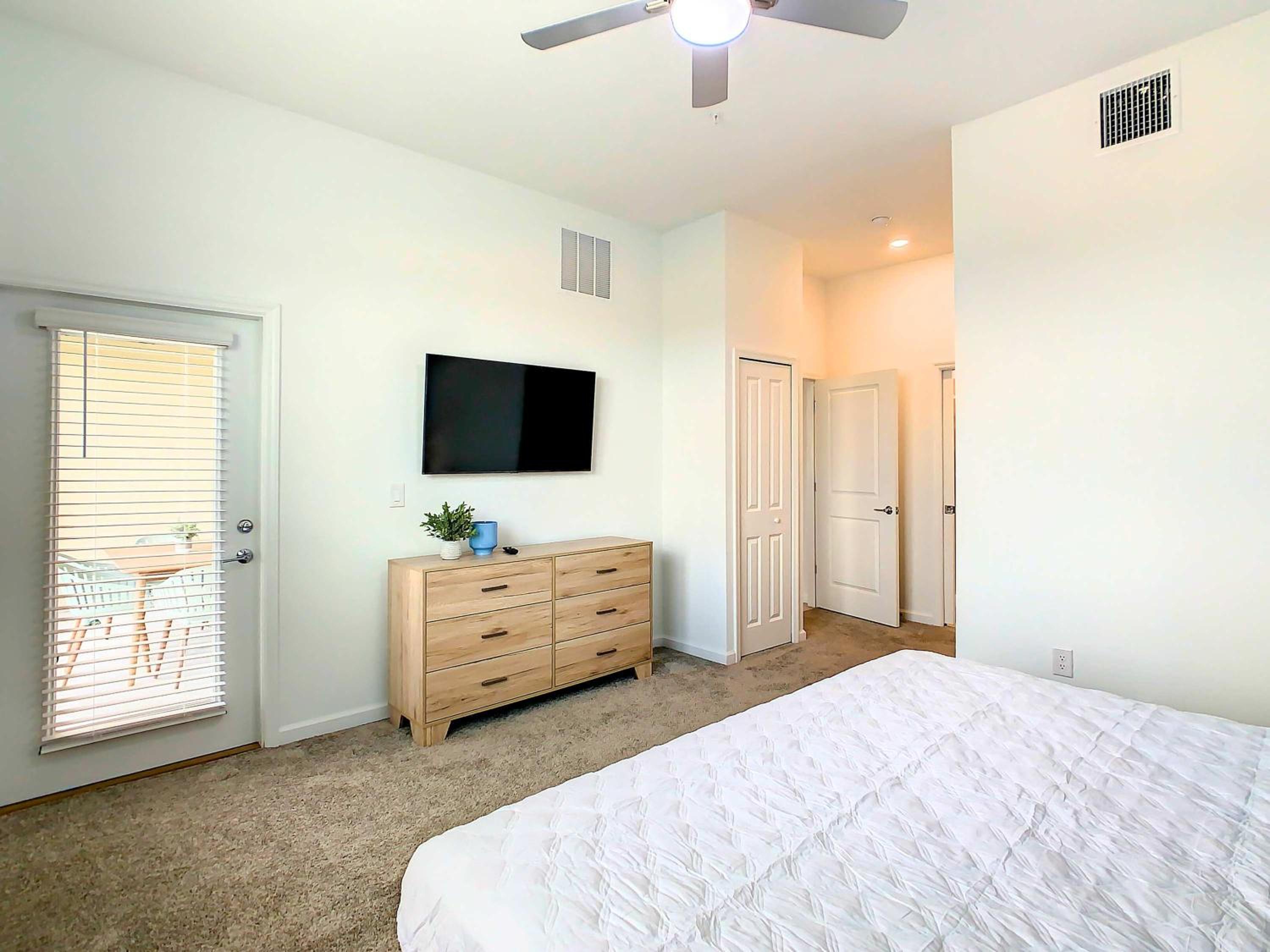 Family Themed 2BR Condo with Clubhouse Access