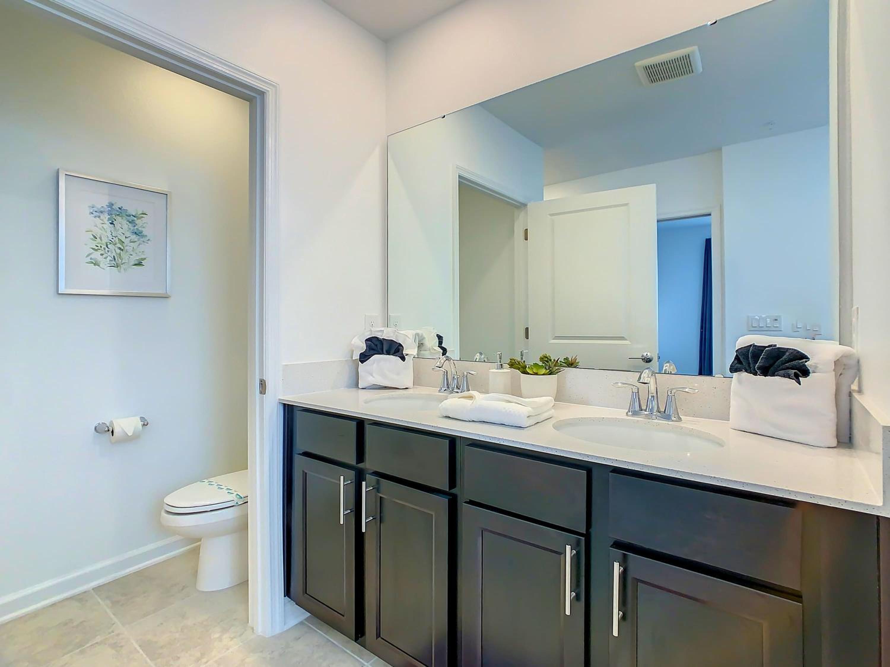 Family Themed 2BR Condo with Clubhouse Access