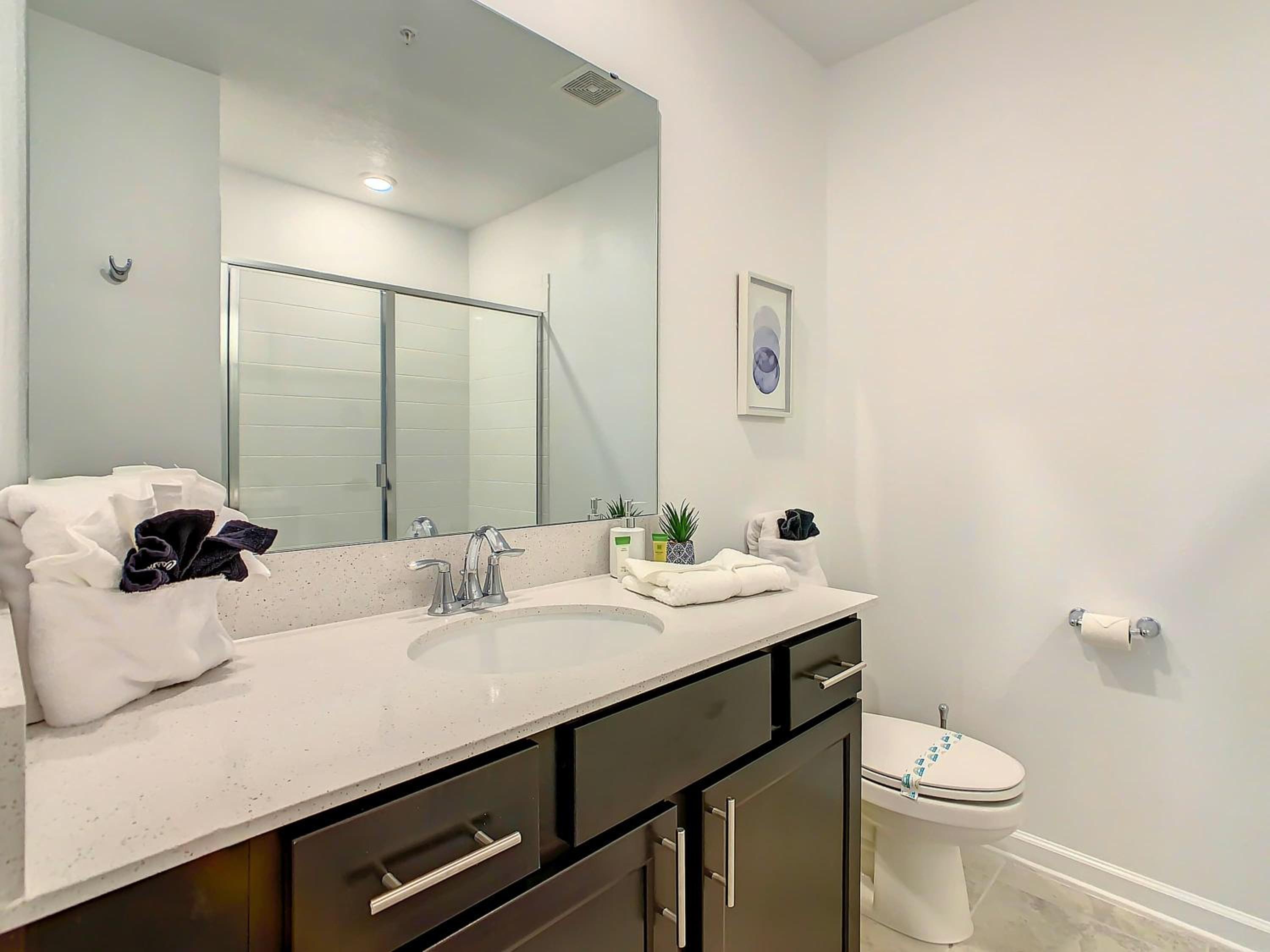 Family Themed 2BR Condo with Clubhouse Access