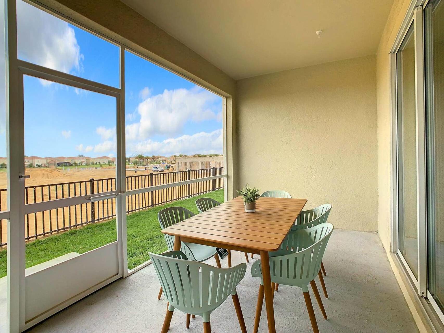 Family Themed 2BR Condo with Clubhouse Access