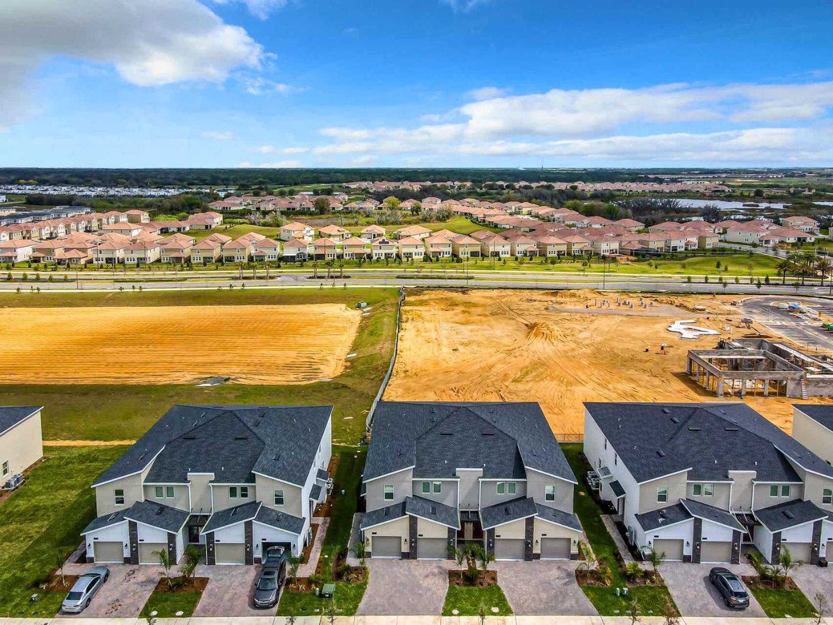Family Themed 2BR Condo with Clubhouse Access