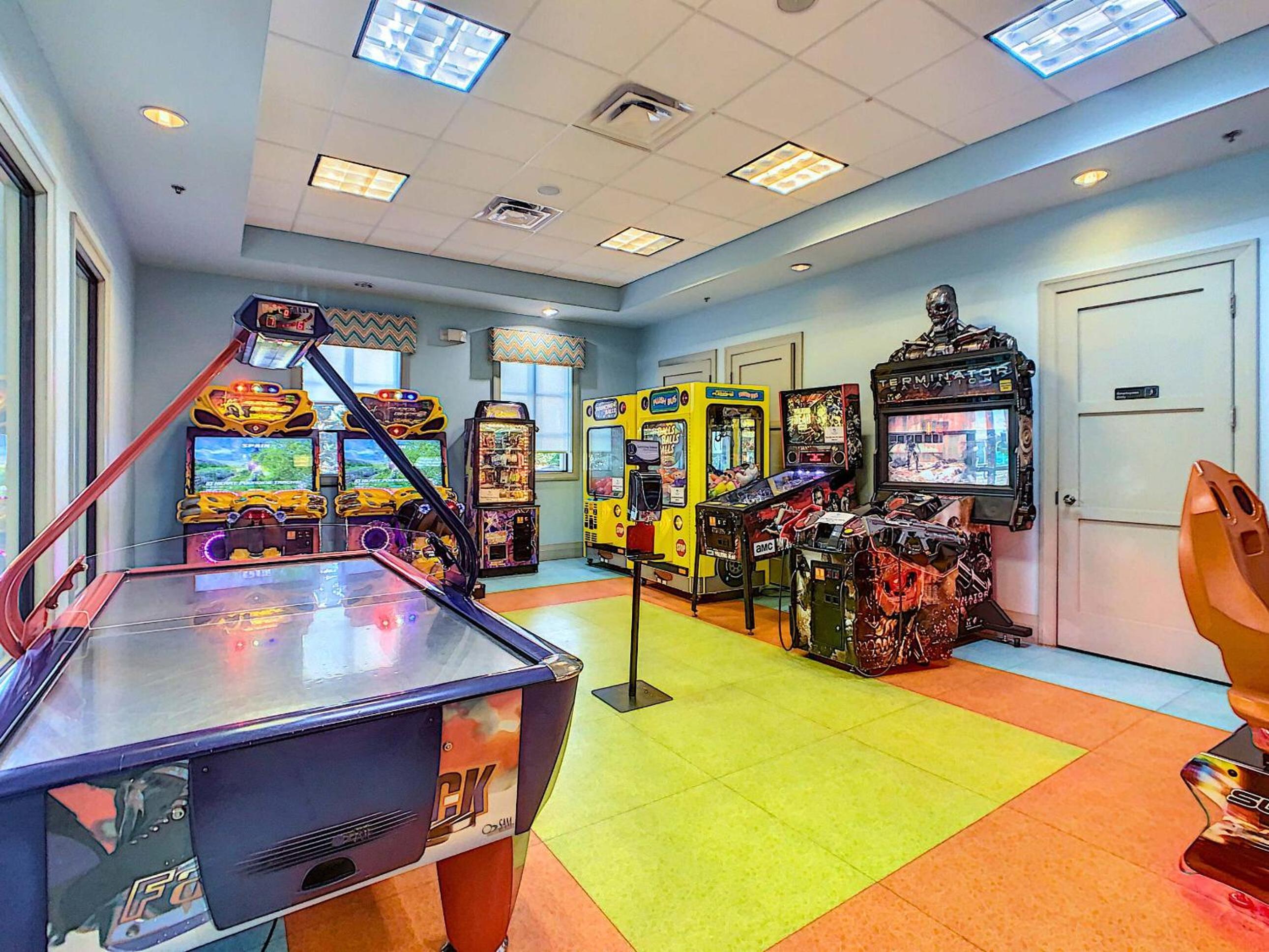 Family Themed 2BR Condo with Clubhouse Access