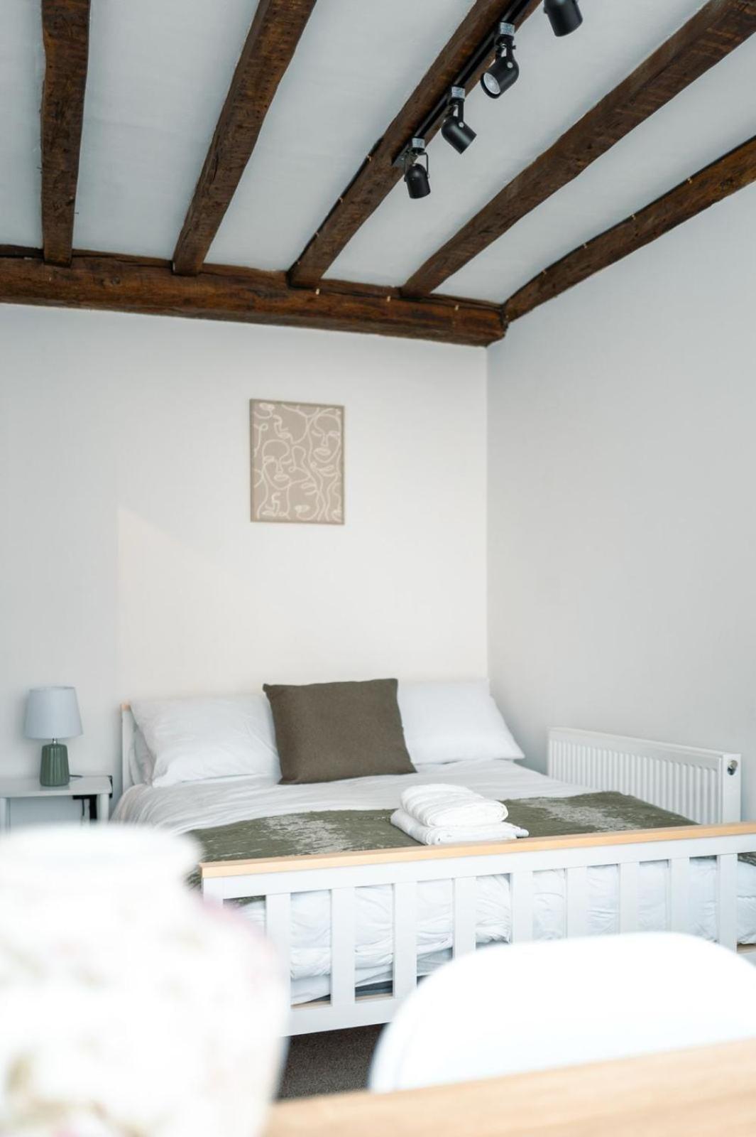 Ye Old Shop - 6BR Historic Shop House - Kent - Spacious Renovated & Ideal for Groups