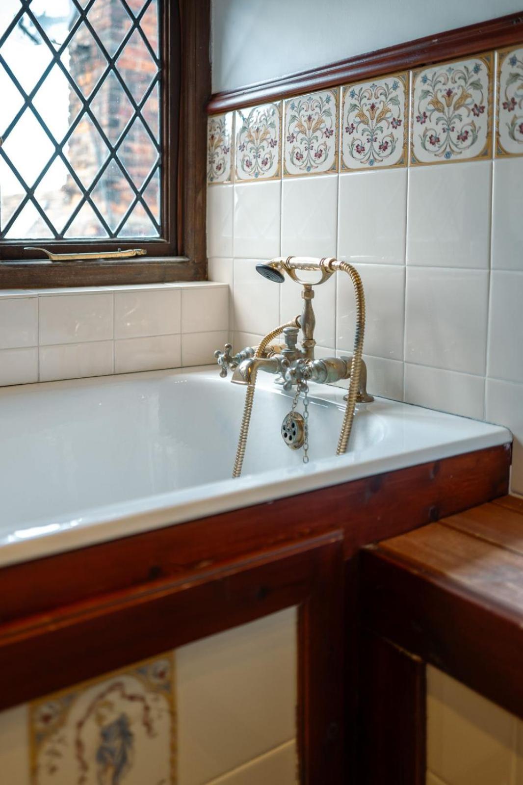Ye Old Shop - 6BR Historic Shop House - Kent - Spacious Renovated & Ideal for Groups