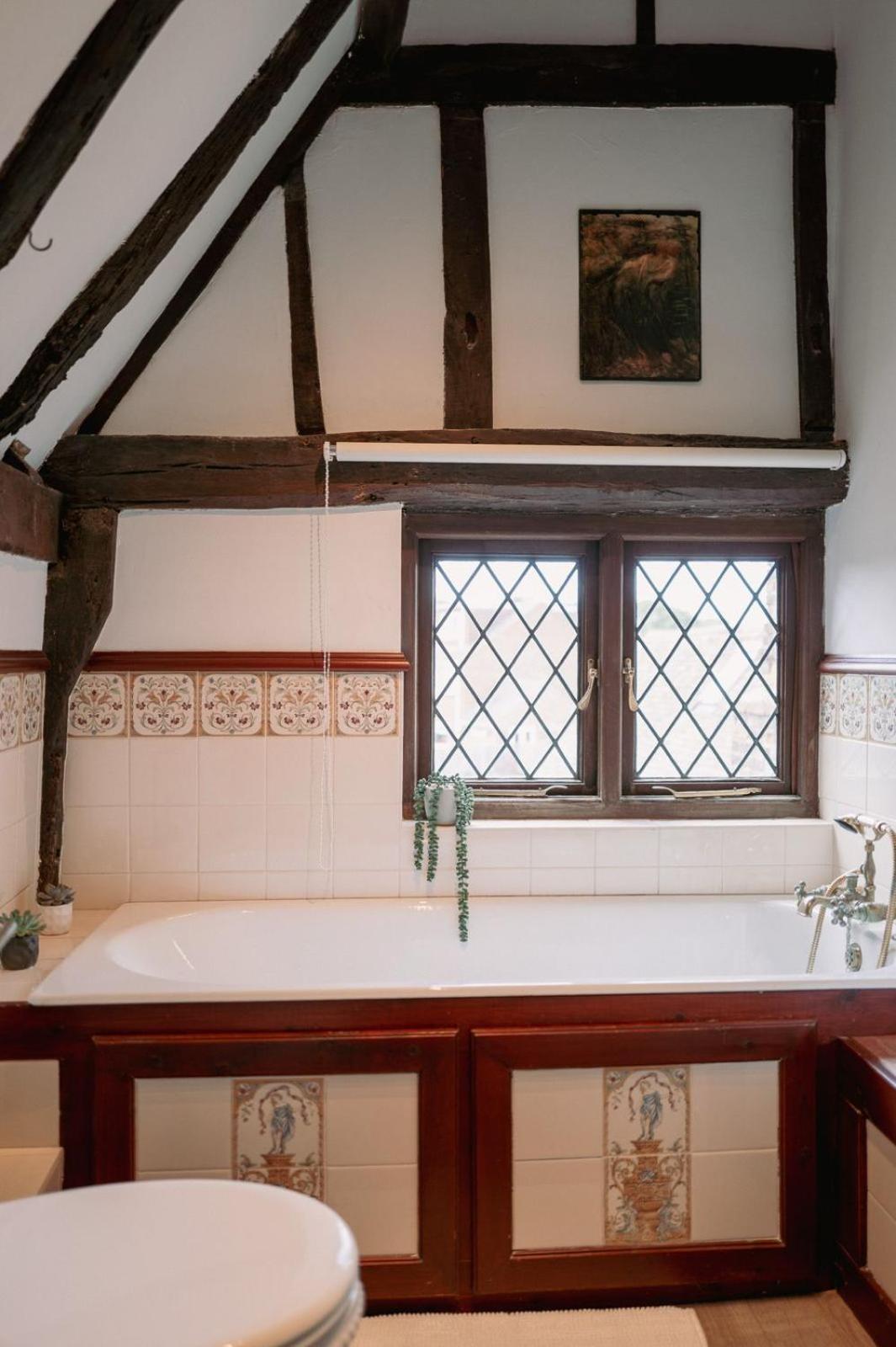 Ye Old Shop - 6BR Historic Shop House - Kent - Spacious Renovated & Ideal for Groups