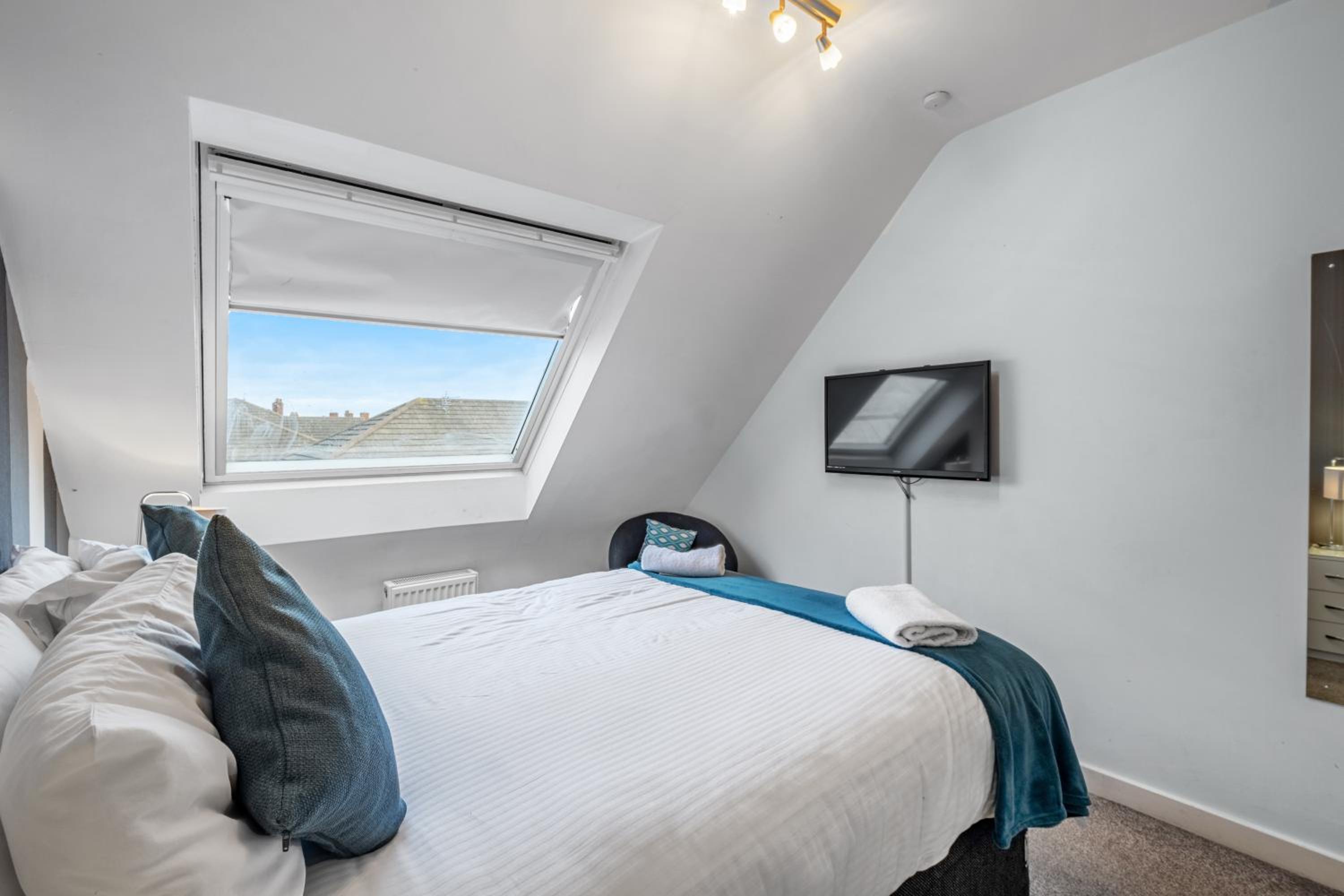 Modern Jesmond Apartment near City Centre with Parking