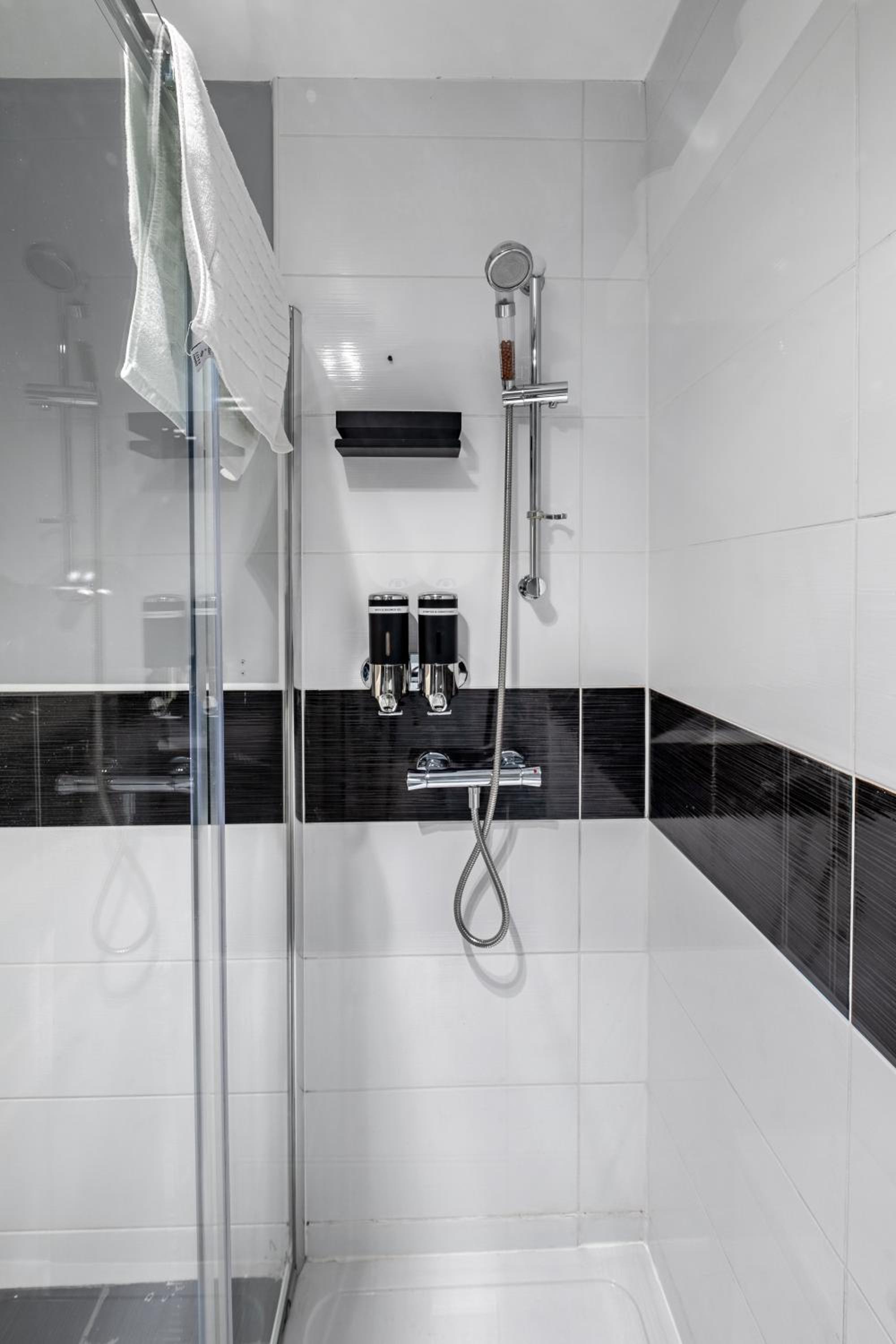 Modern Jesmond Apartment near City Centre with Parking