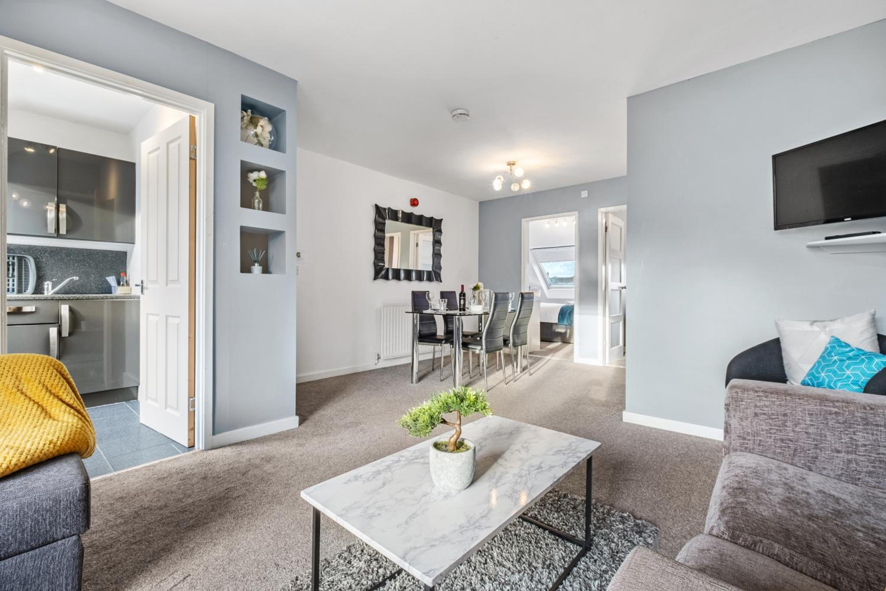 Modern Jesmond Apartment near City Centre with Parking