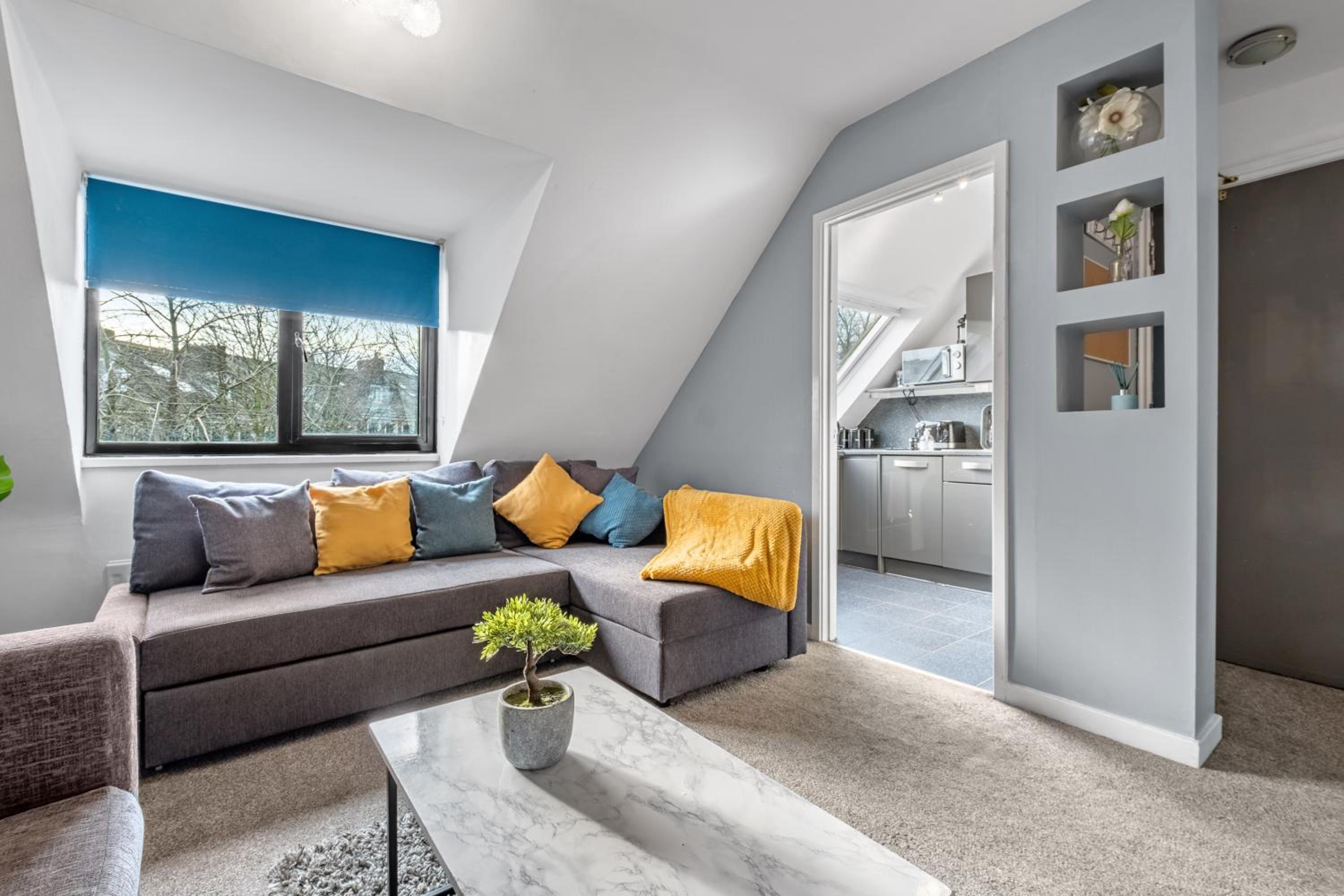 Modern Jesmond Apartment near City Centre with Parking