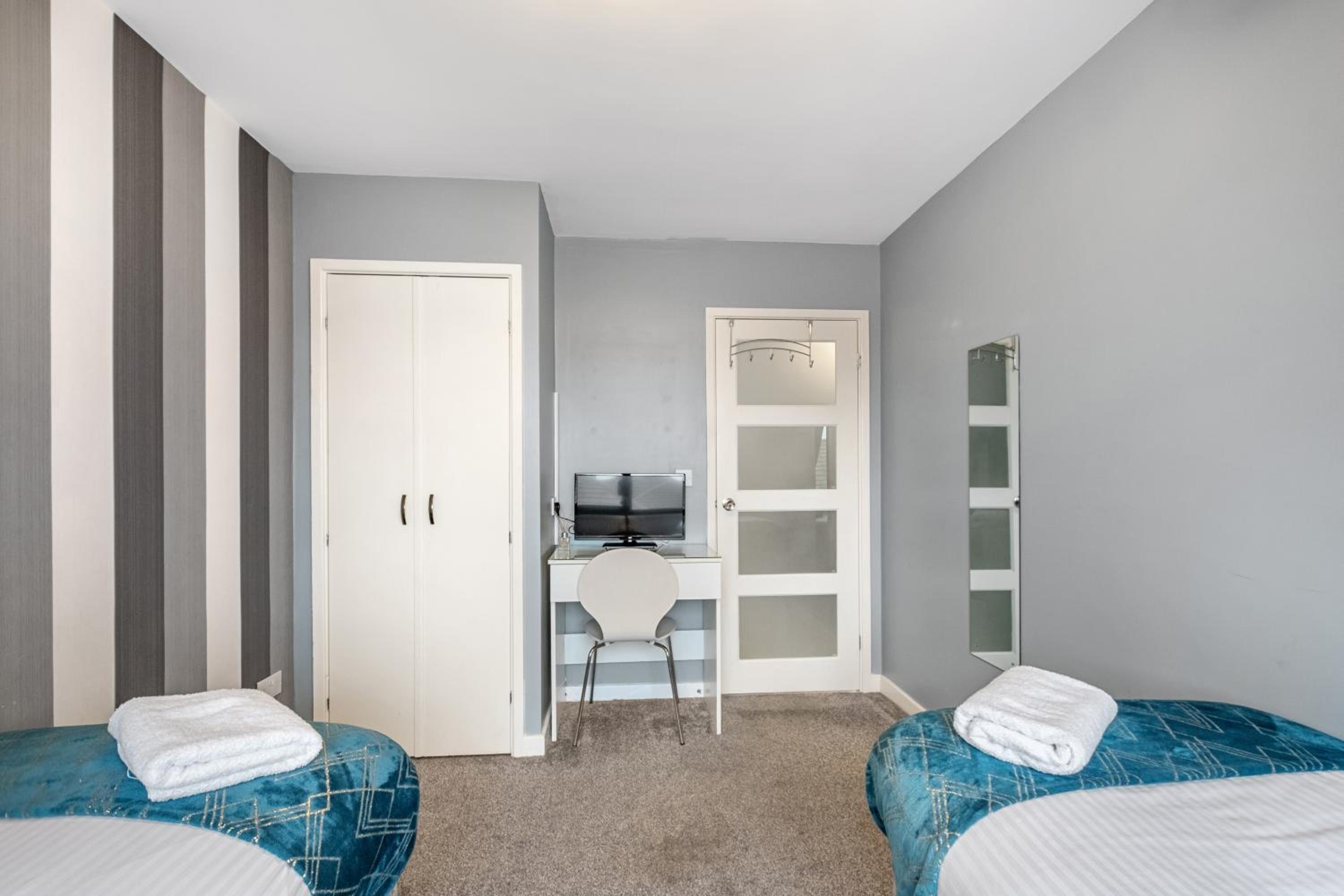 Modern Jesmond Apartment near City Centre with Parking