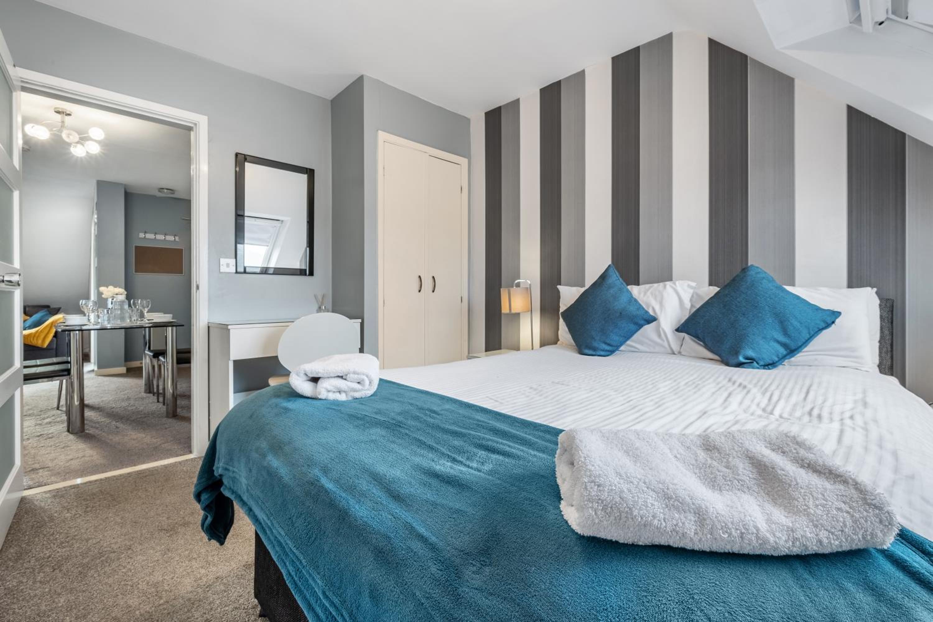 Modern Jesmond Apartment near City Centre with Parking