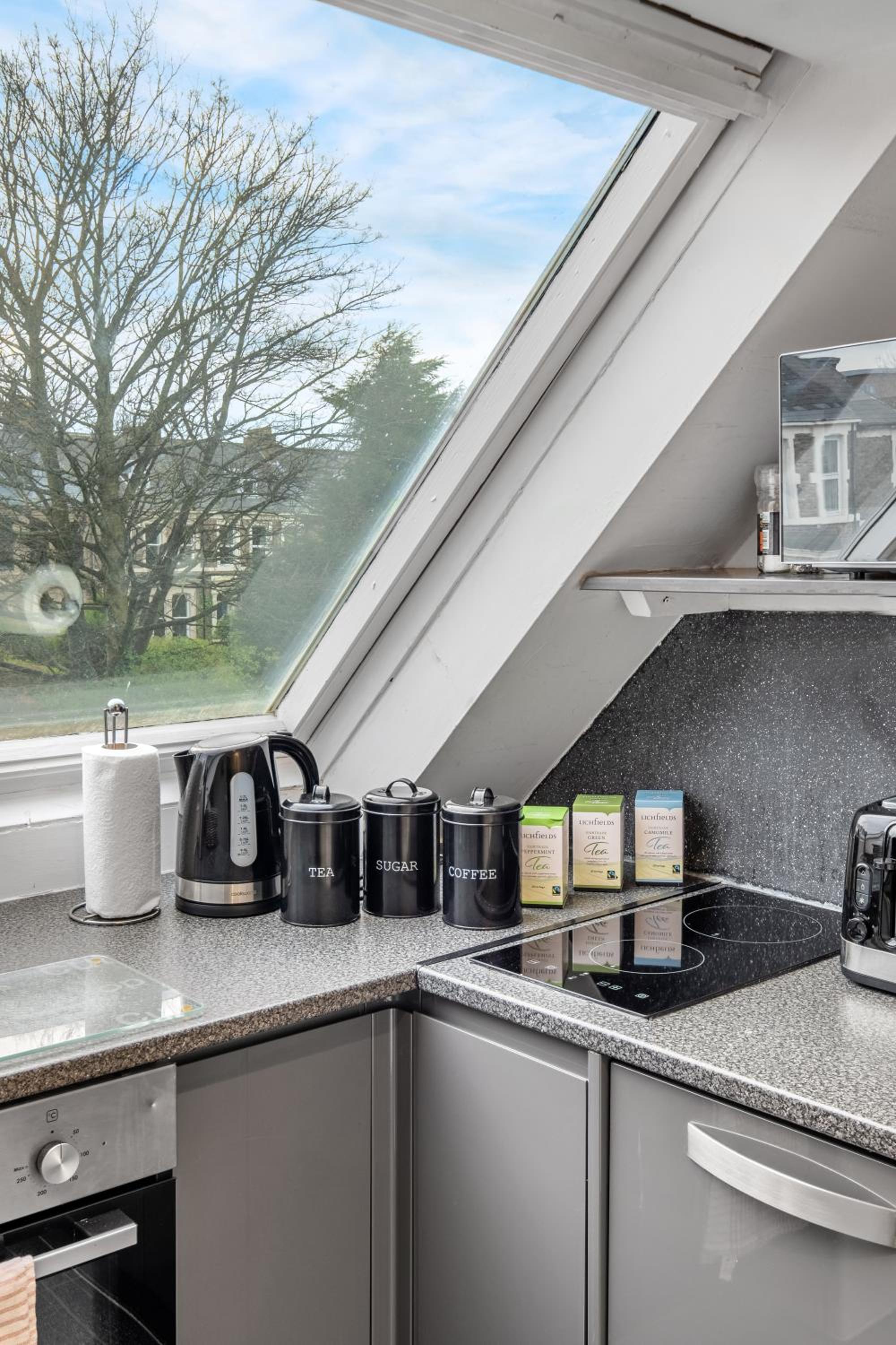 Modern Jesmond Apartment near City Centre with Parking