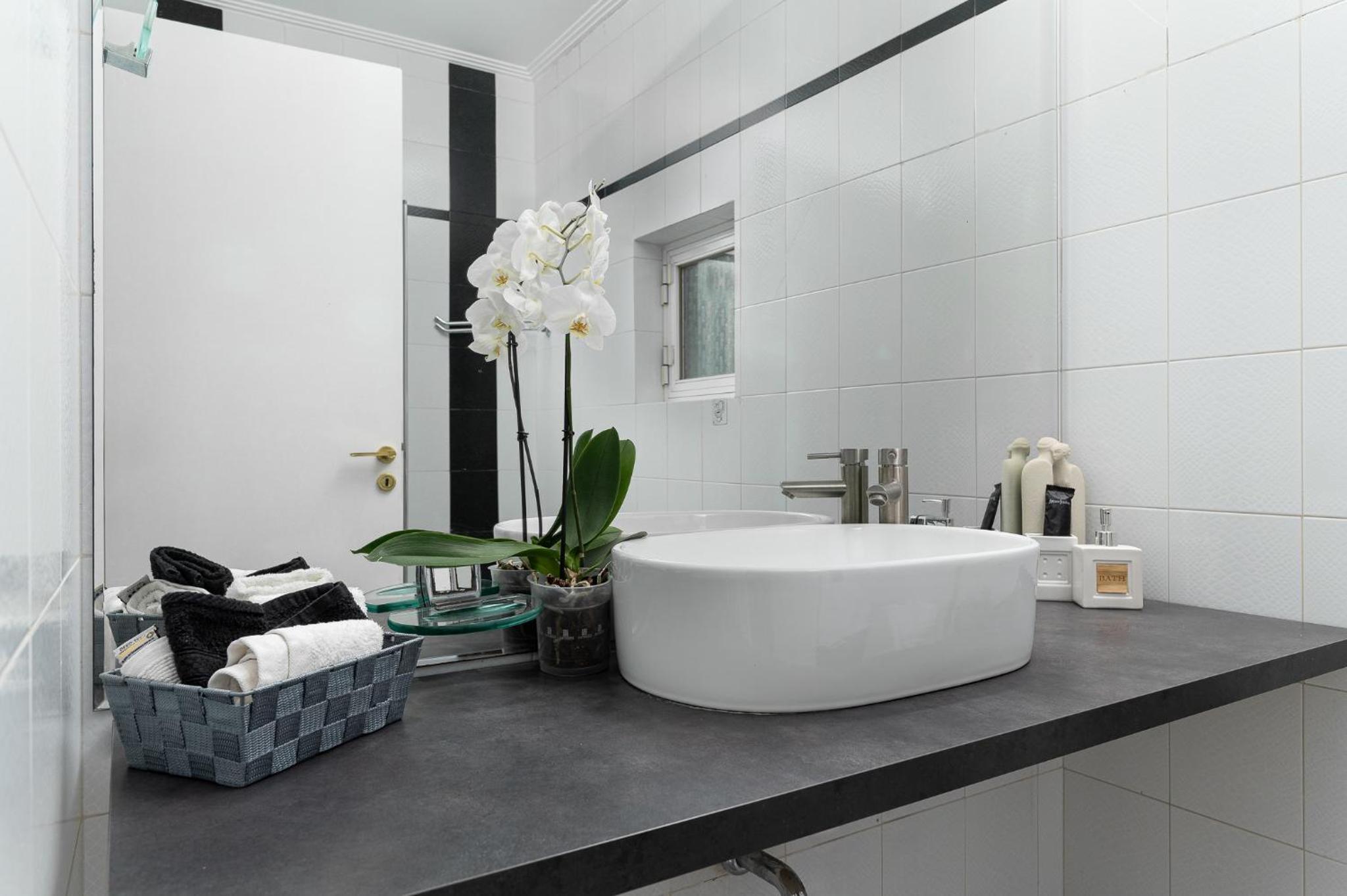Luxury Apartment Demokratias — Athens photo 2