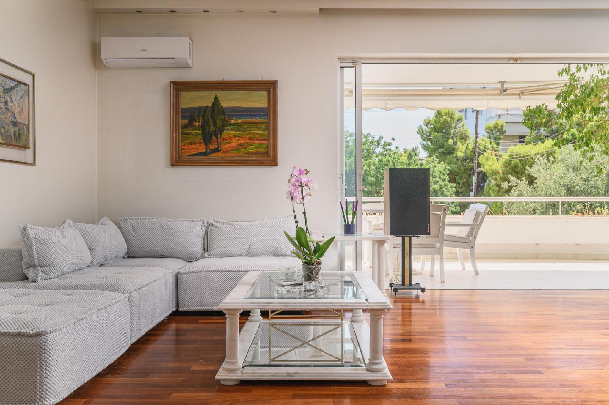 Luxury Apartment Demokratias — Athens photo 5