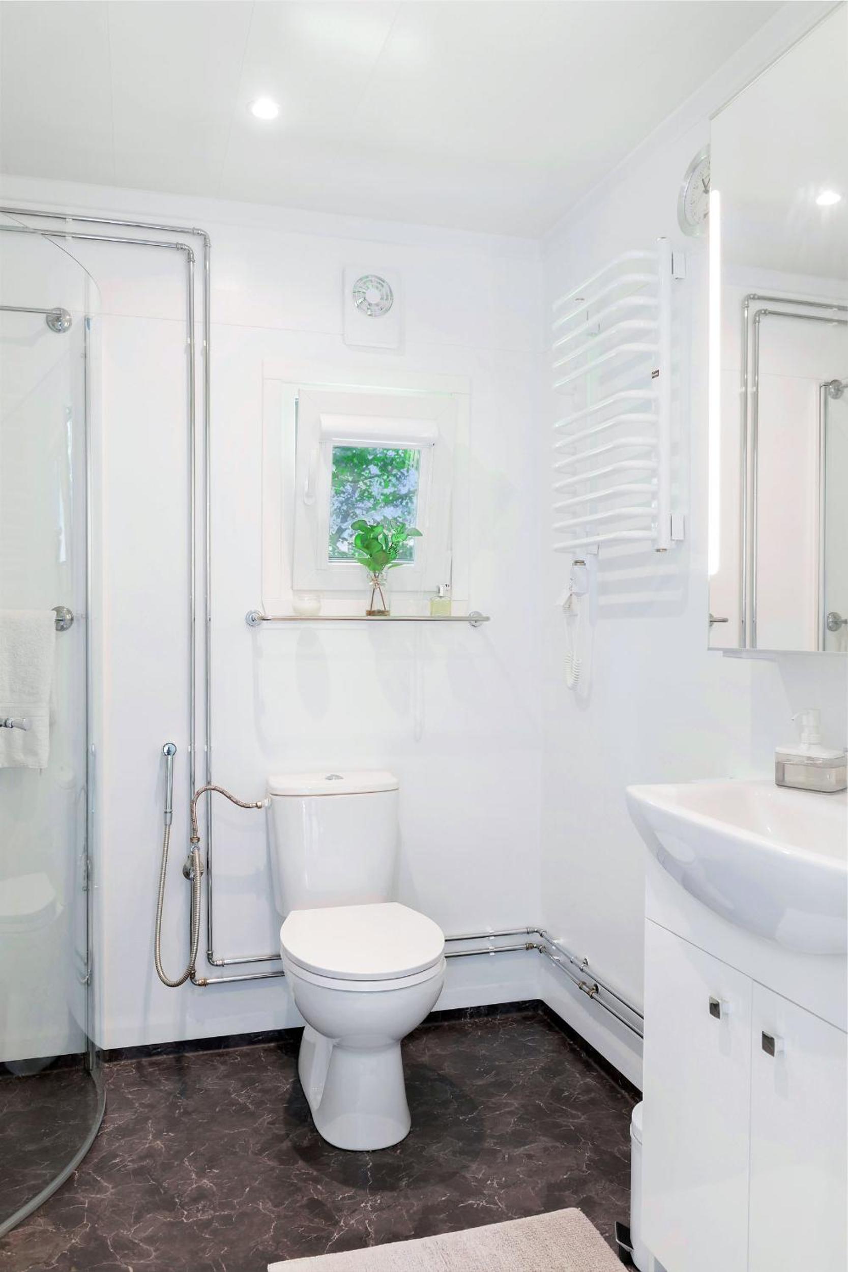 Luxurious Contemporary EkoHus 4Seasons