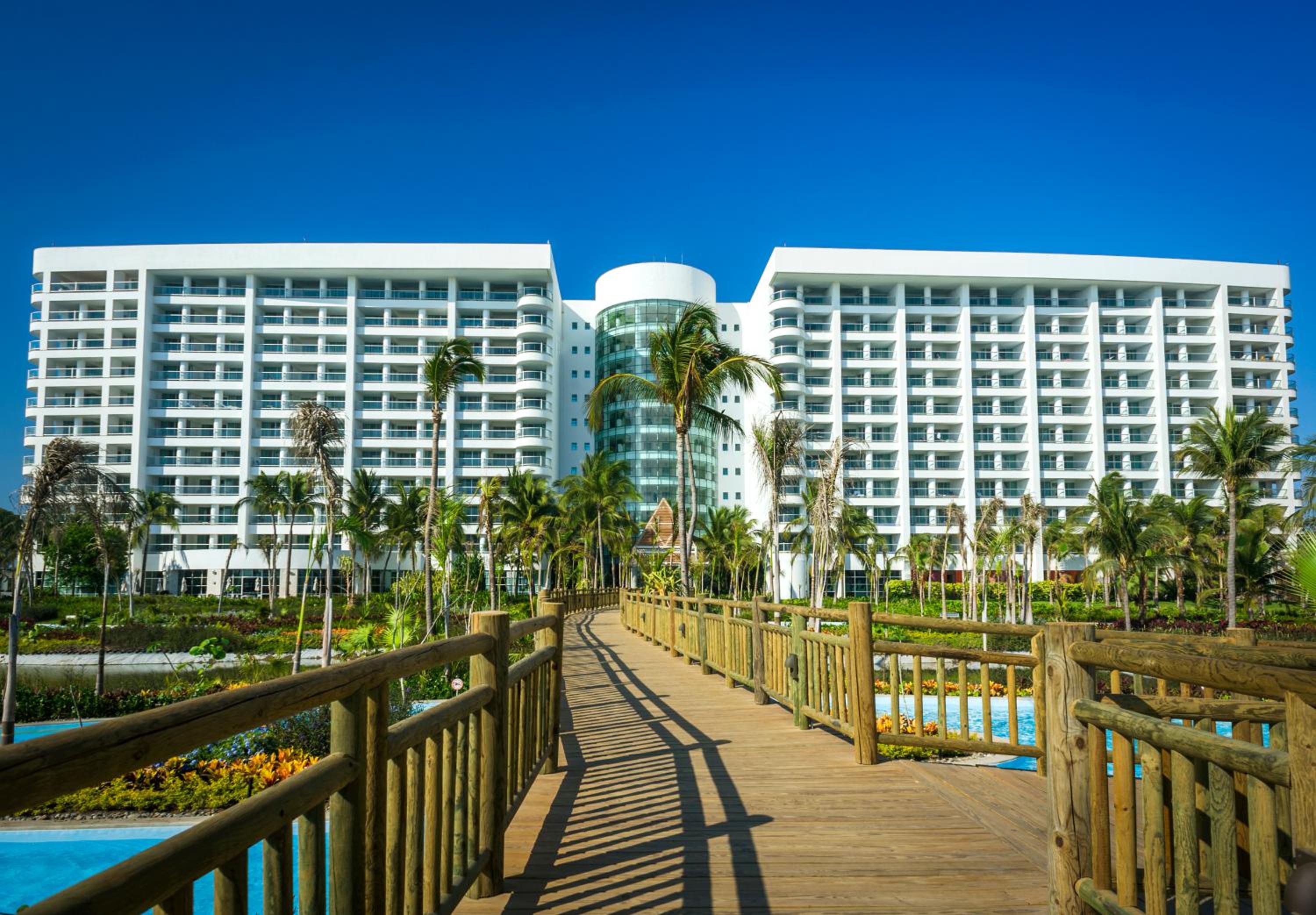 Grand Ocean Breeze Acapulco