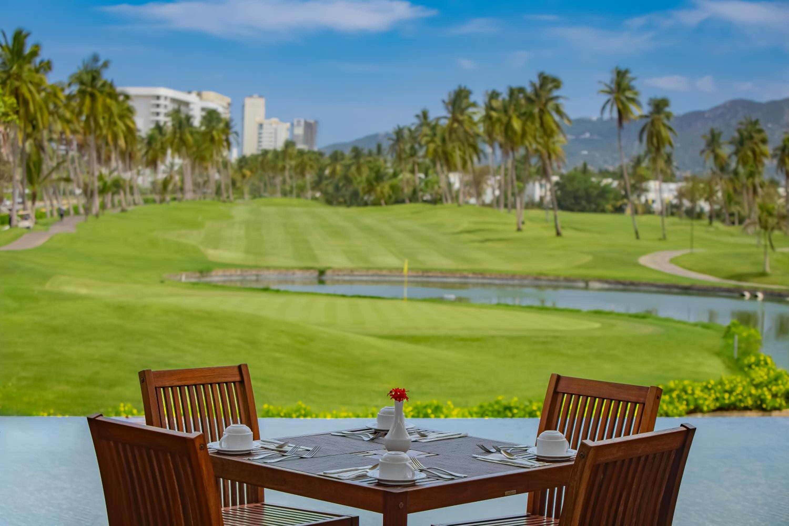 Grand Ocean Breeze Acapulco