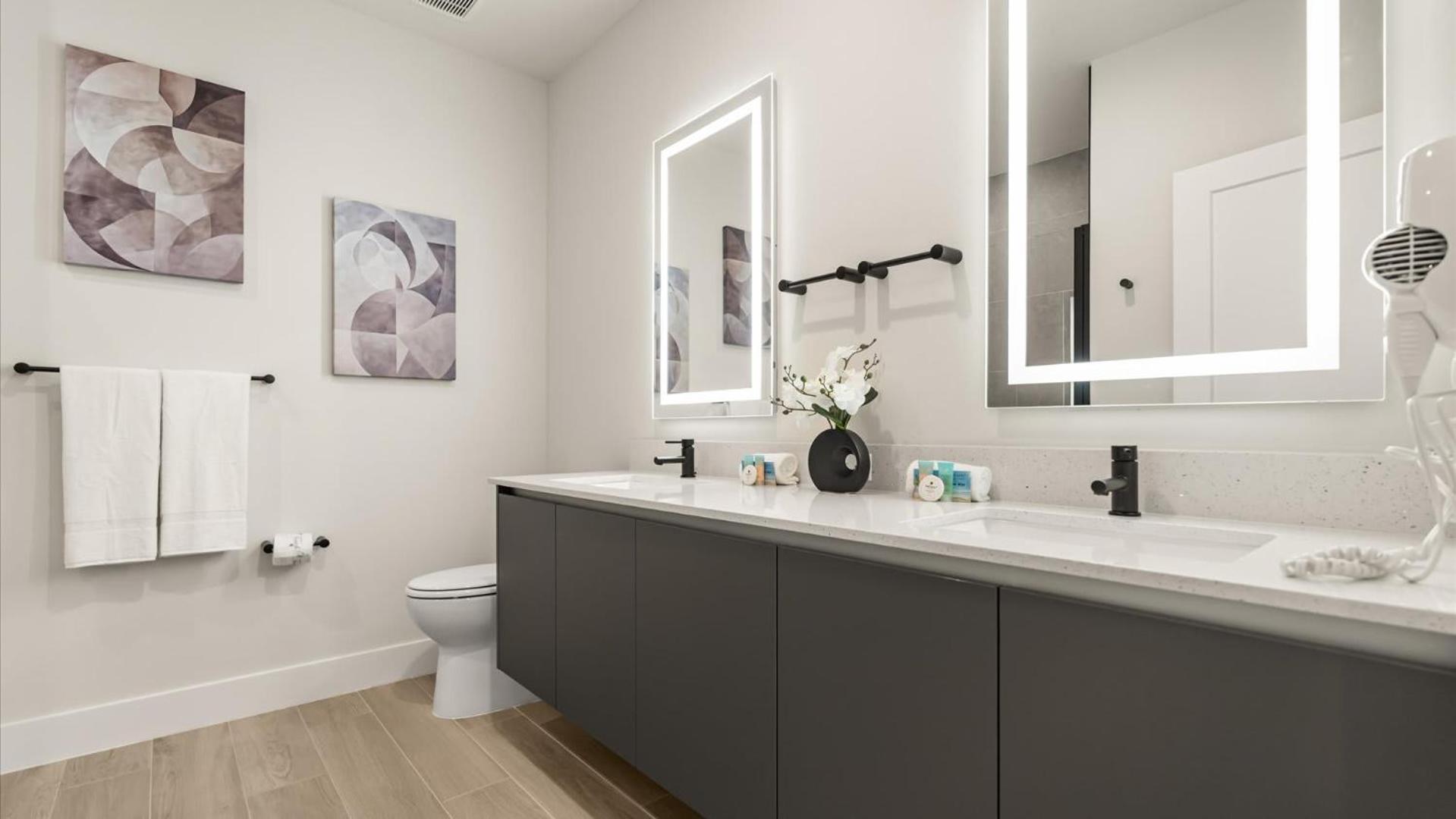 Contemporary 4BR Townhome with Pool & Themed Rooms