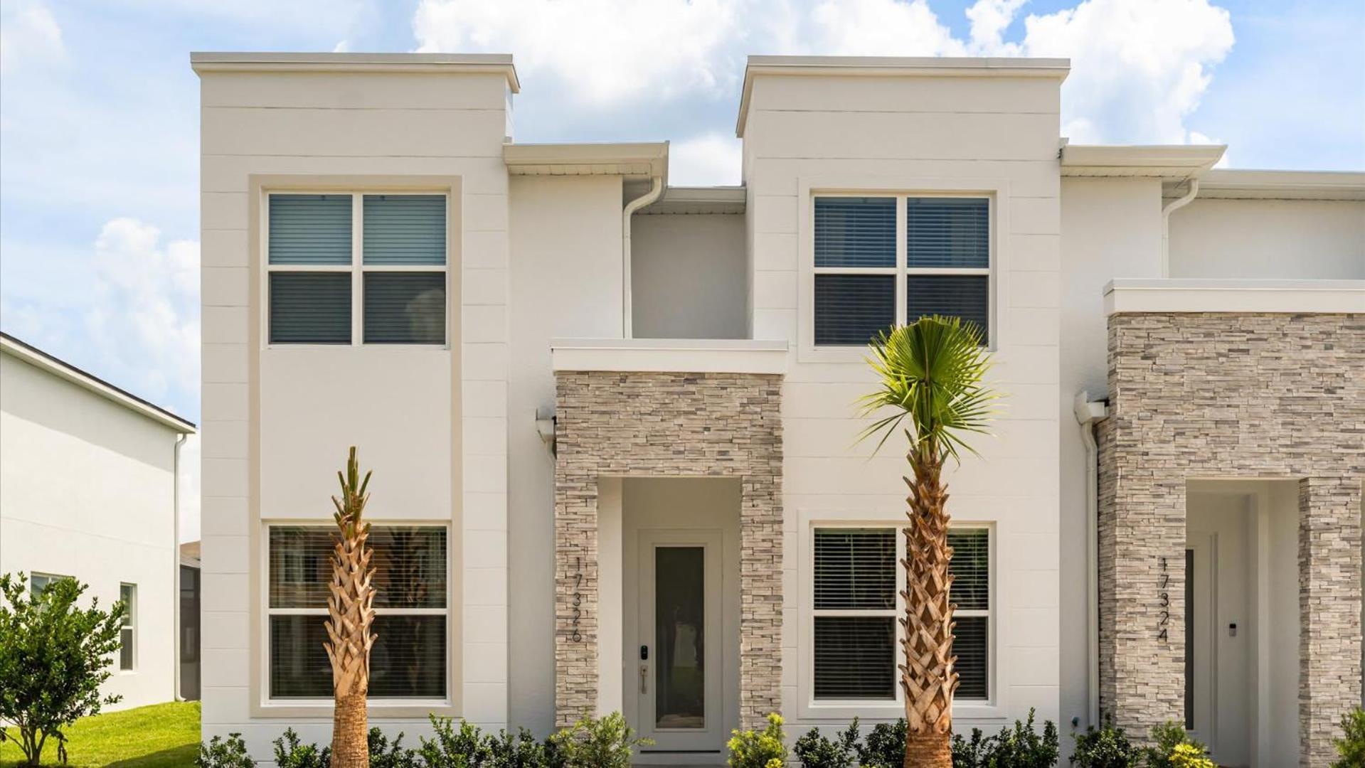 Contemporary 4BR Townhome with Pool & Themed Rooms
