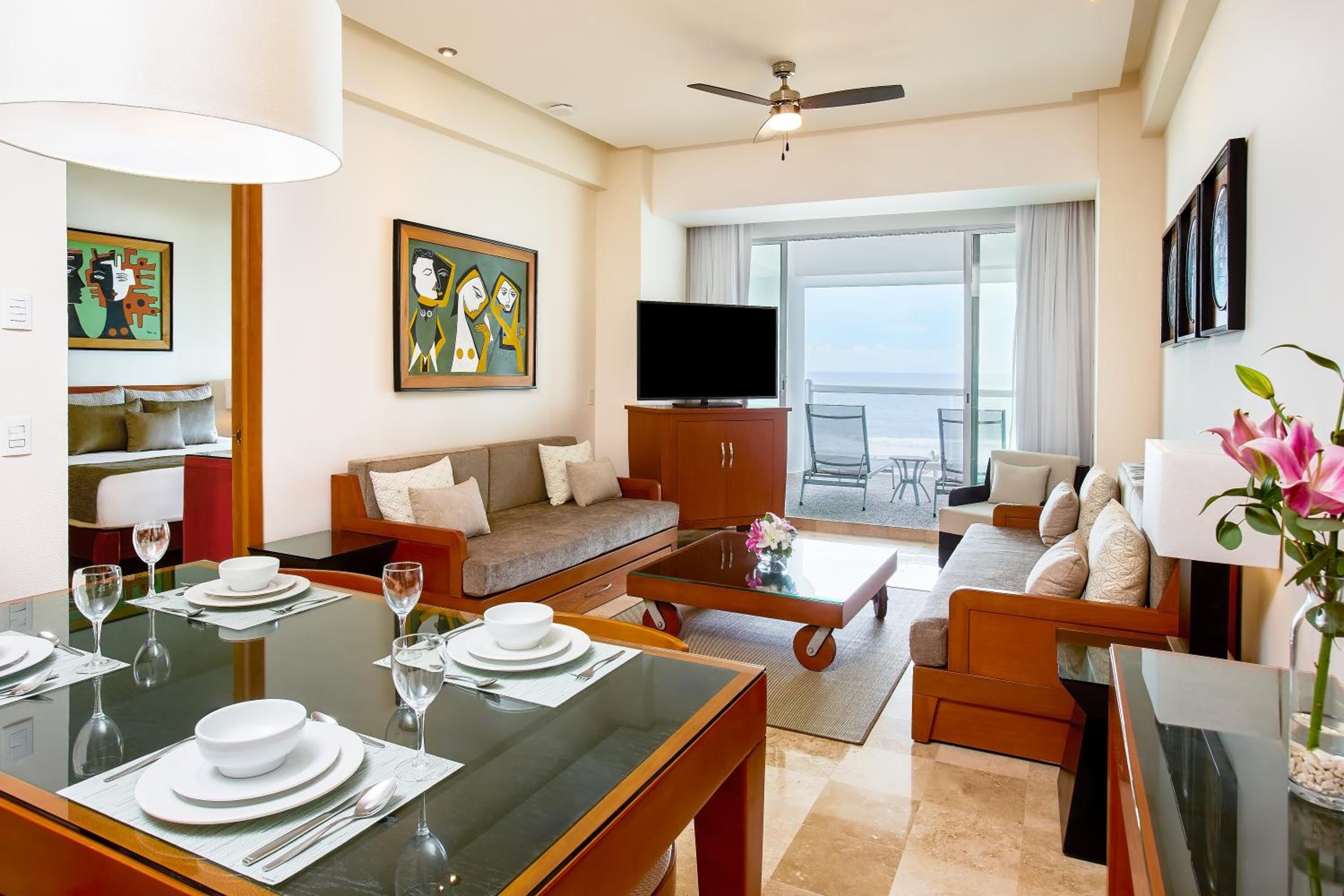 Grand Ocean Breeze Acapulco