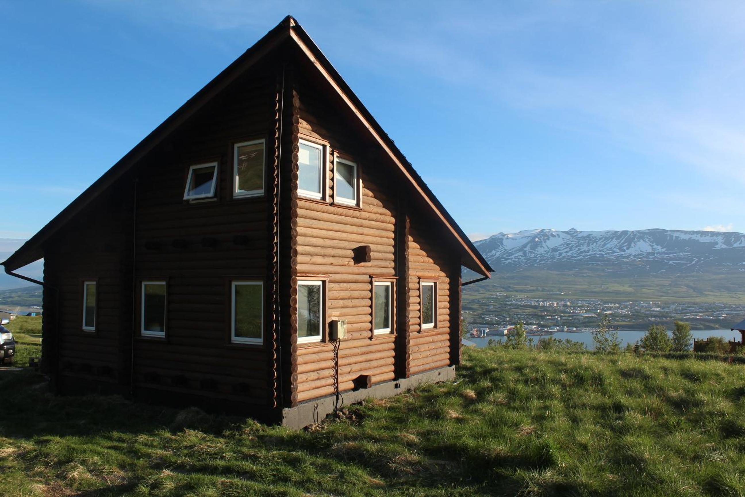 Akureyri Log Cabin