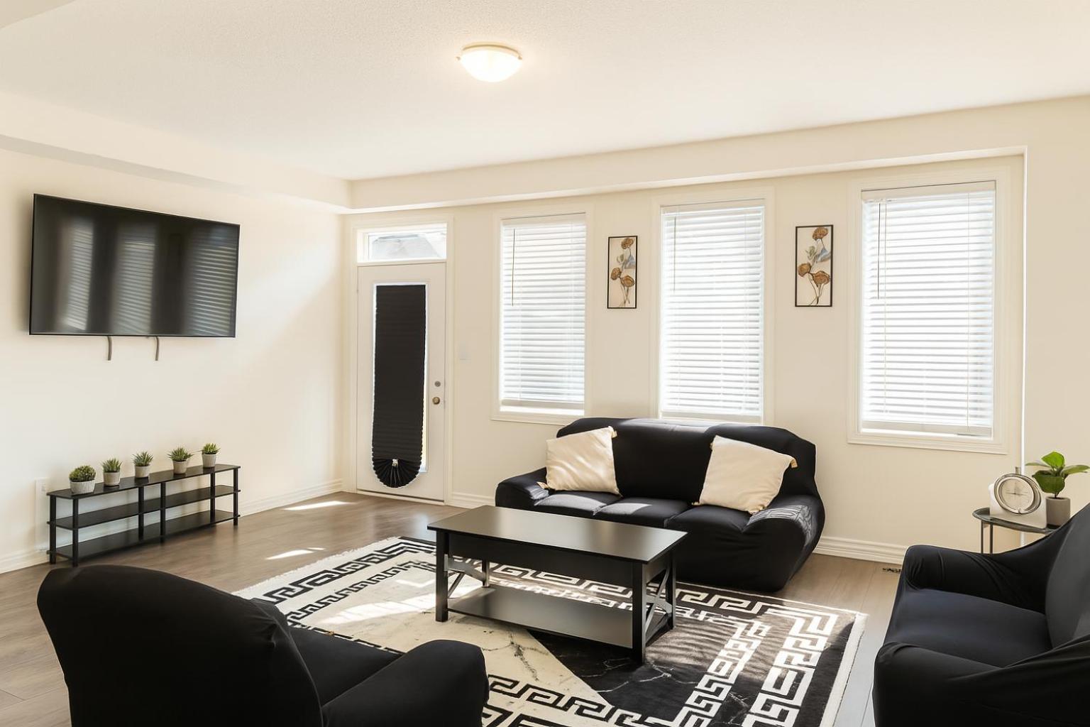 2024 Built Stylish 3BR Cambridge Townhouse with Foosball, Free Parking, WiFi, Full Kitchen, Laundry, 8 Min Drive to African Lion Safari! Perfect for Group 