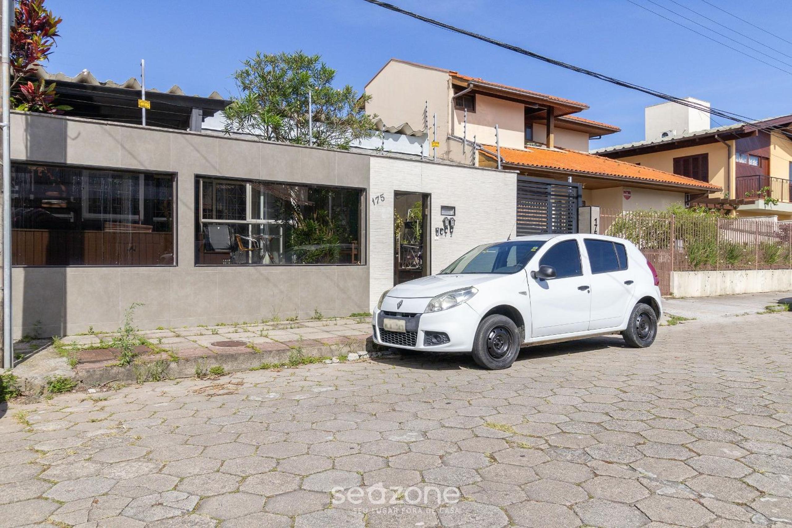Modern Studio in Condominium with Pool in Floripa - ASK