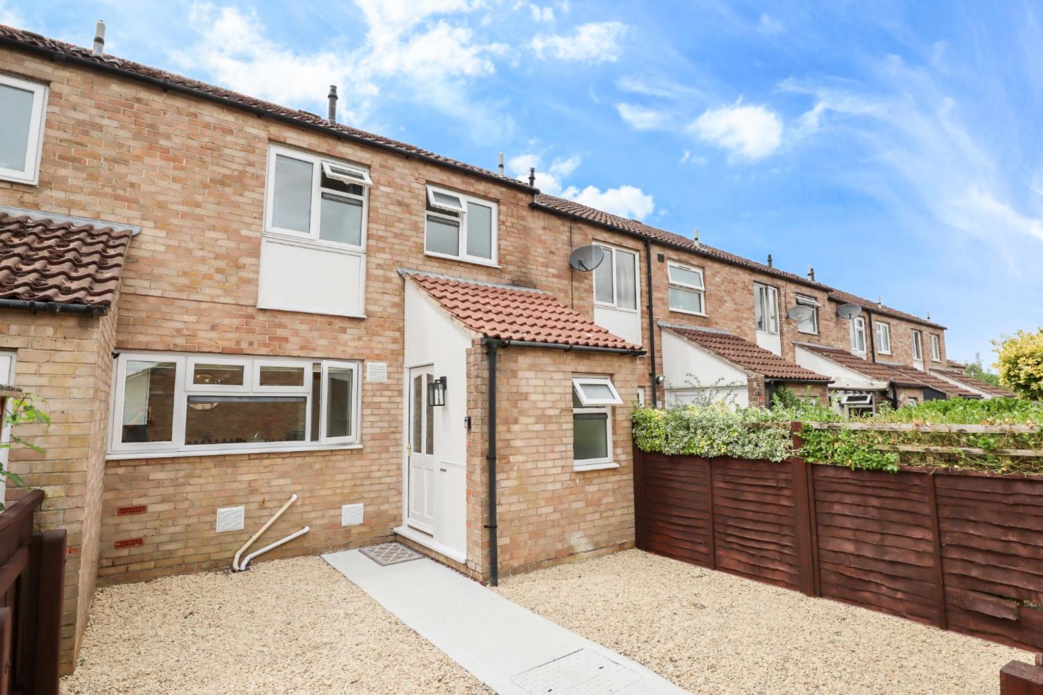 SALE 3 bed House CALNE SLEEPS 6 pet-friendly