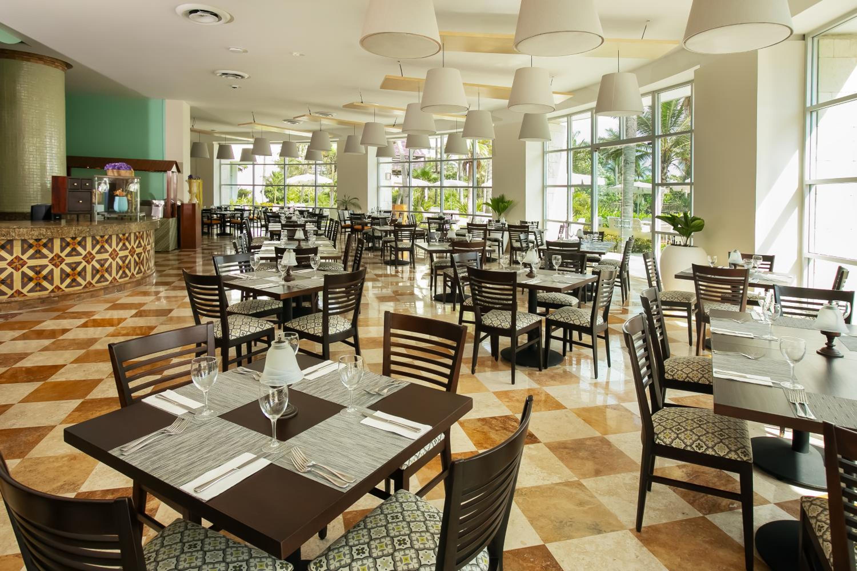 Grand Ocean Breeze Acapulco