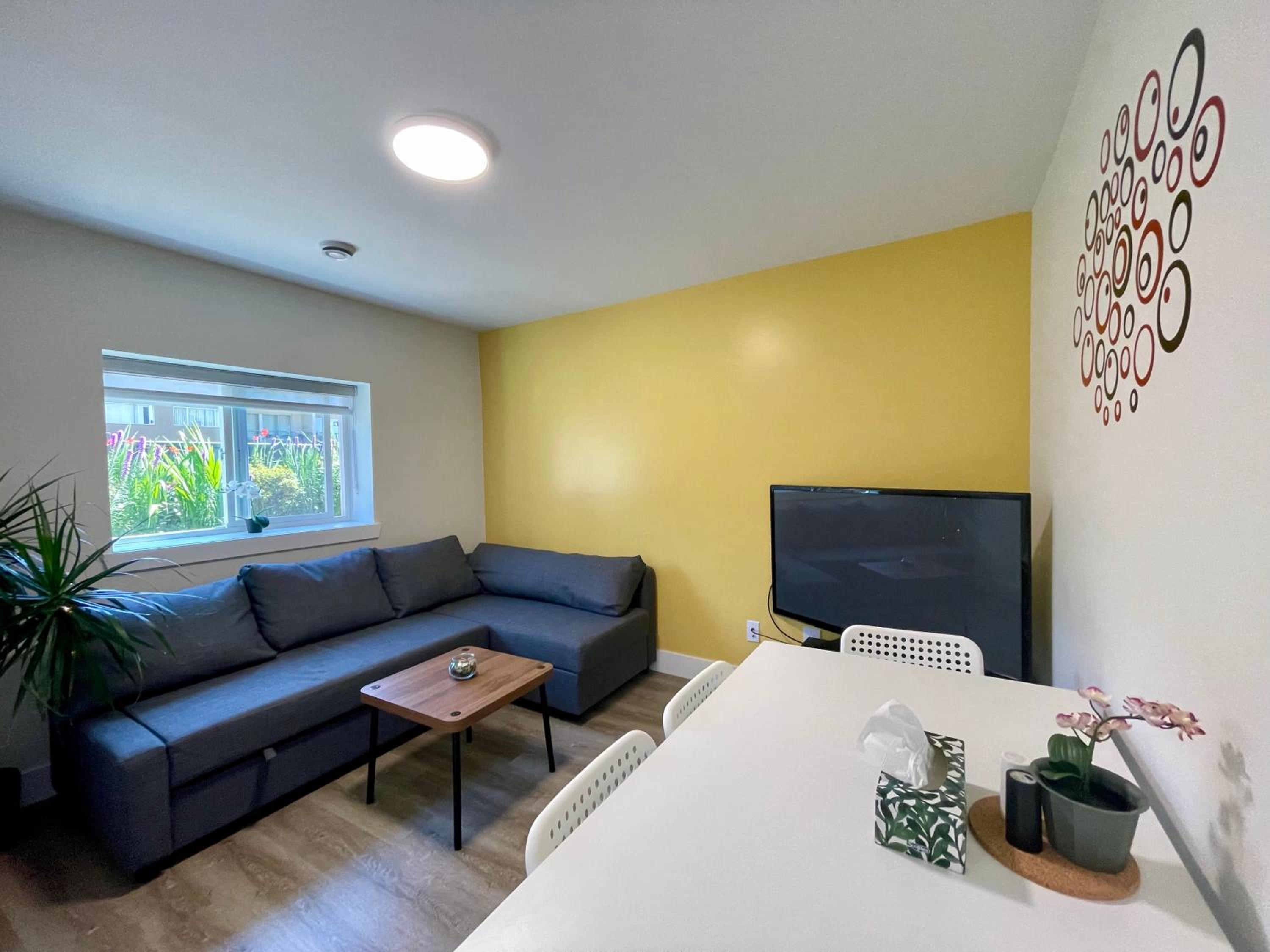 Top choice 2-Bed 1-Bath Garden Suite