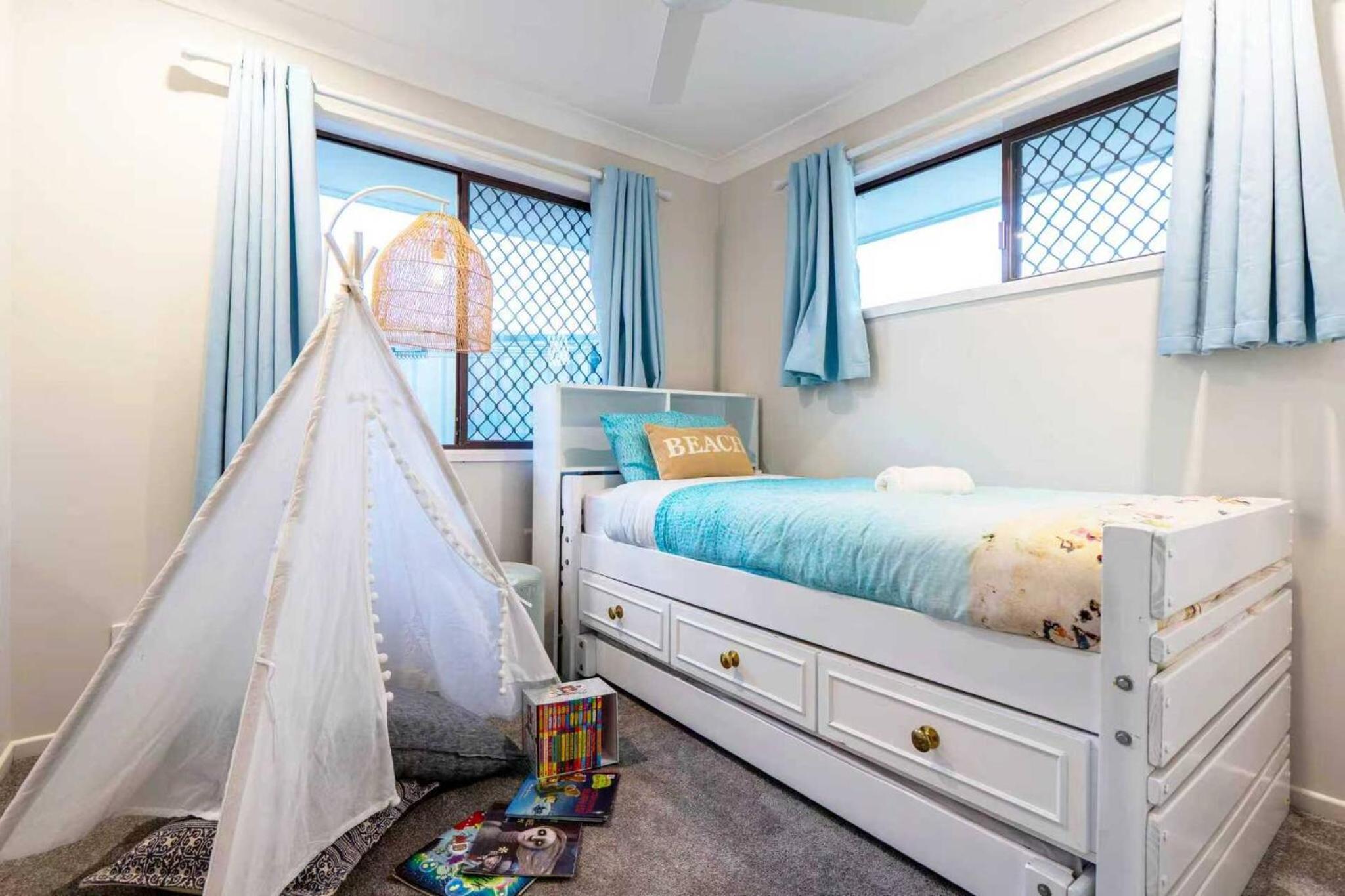 4Bed 2Bath in Capalaba Near Manly Habour, Shops & More