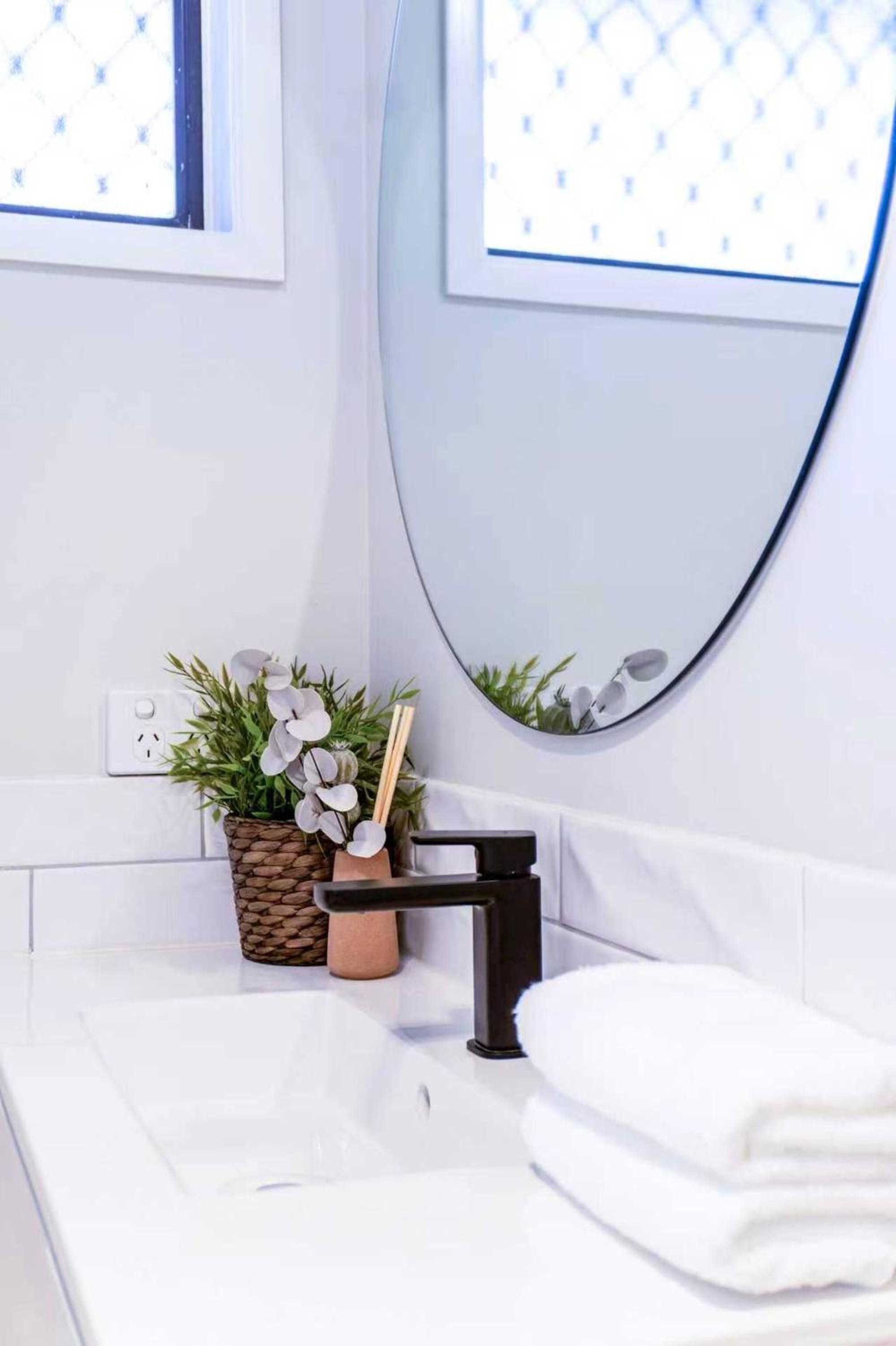 4Bed 2Bath in Capalaba Near Manly Habour, Shops & More