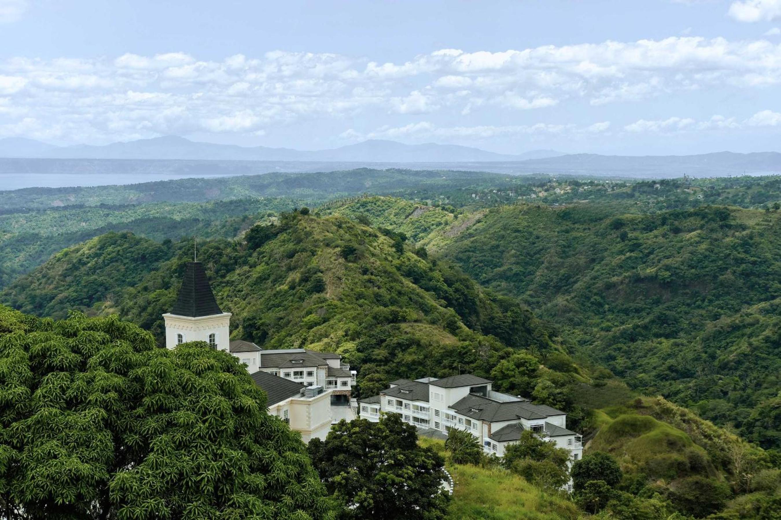 Scenic Tagaytay Getaway with Taal Views