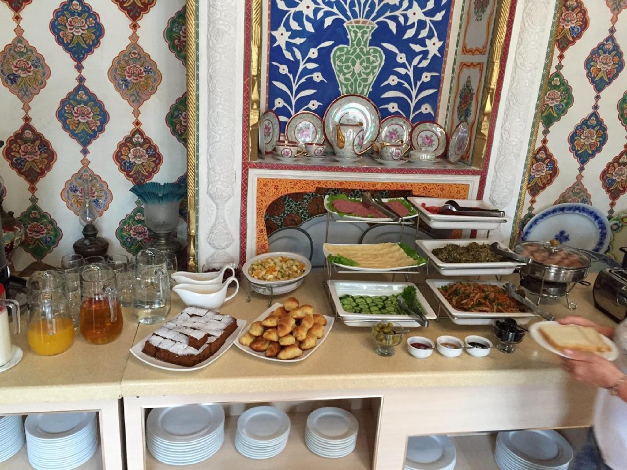 breakfast buffet