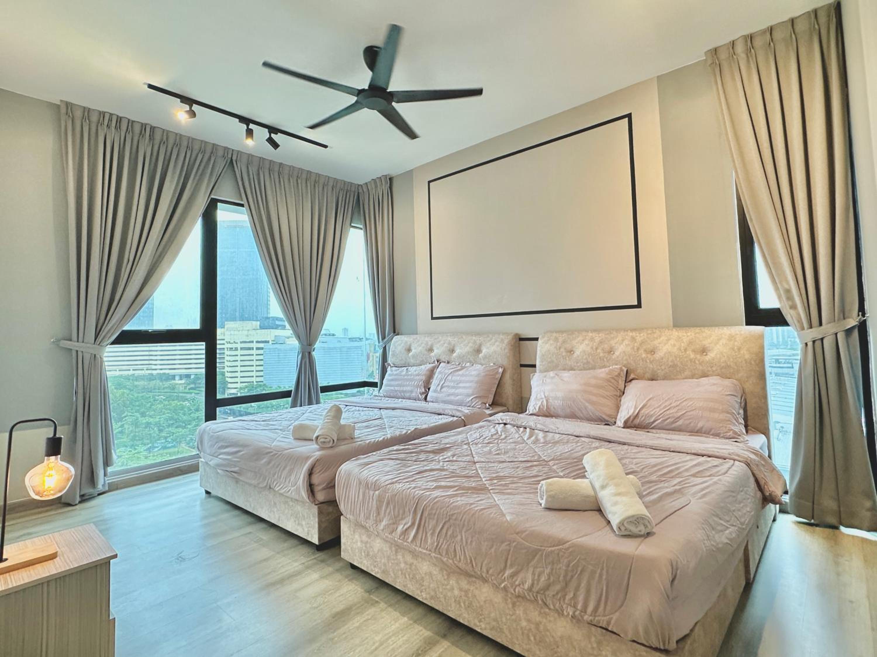 Modern 3BR Family Suite Mosaic Southkey Walk to Mid Valley