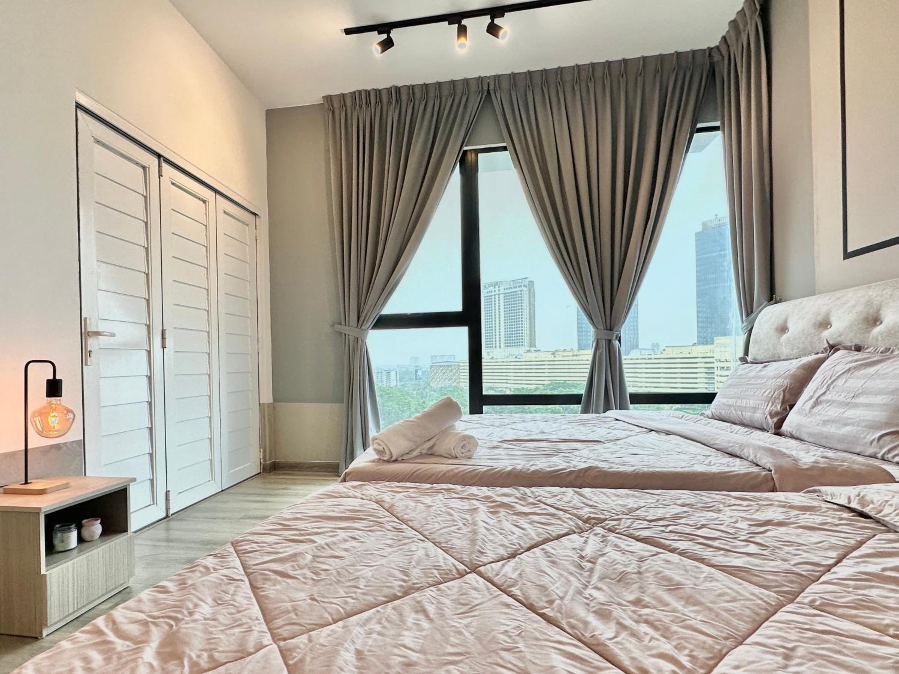 Modern 3BR Family Suite Mosaic Southkey Walk to Mid Valley