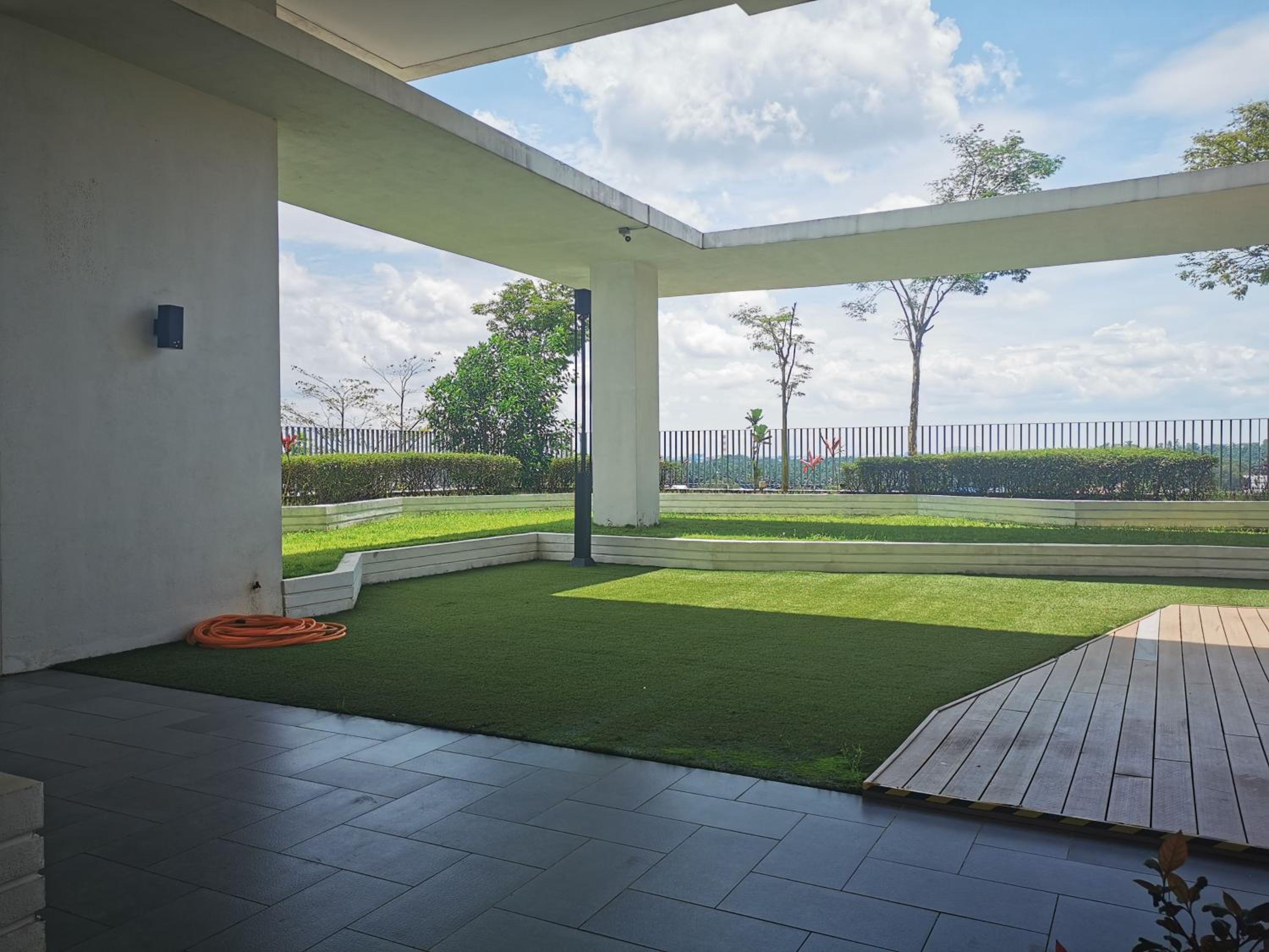 Modern 3BR Family Suite Mosaic Southkey Walk to Mid Valley